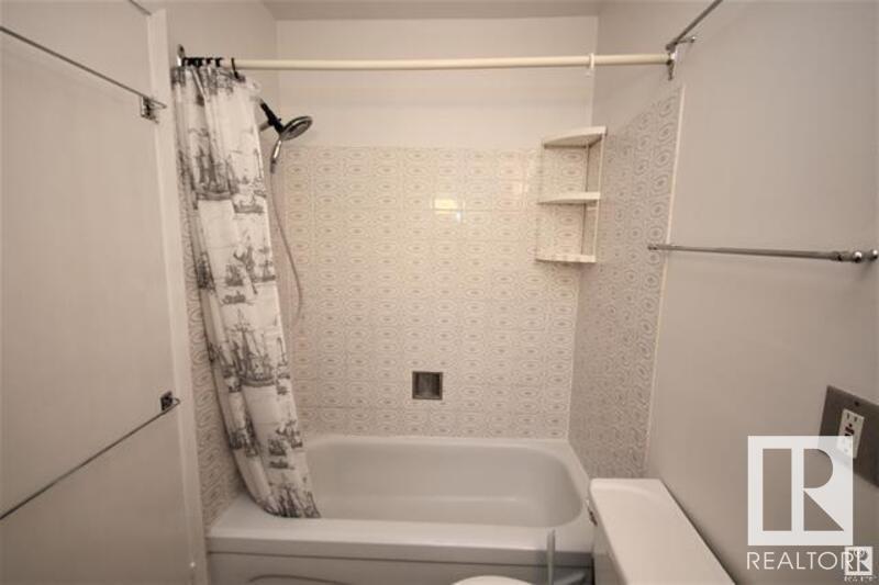      #112 10787 31 AV NW , Edmonton,  ,T6J 4E7 ;  Listing Number: MLS E4420700