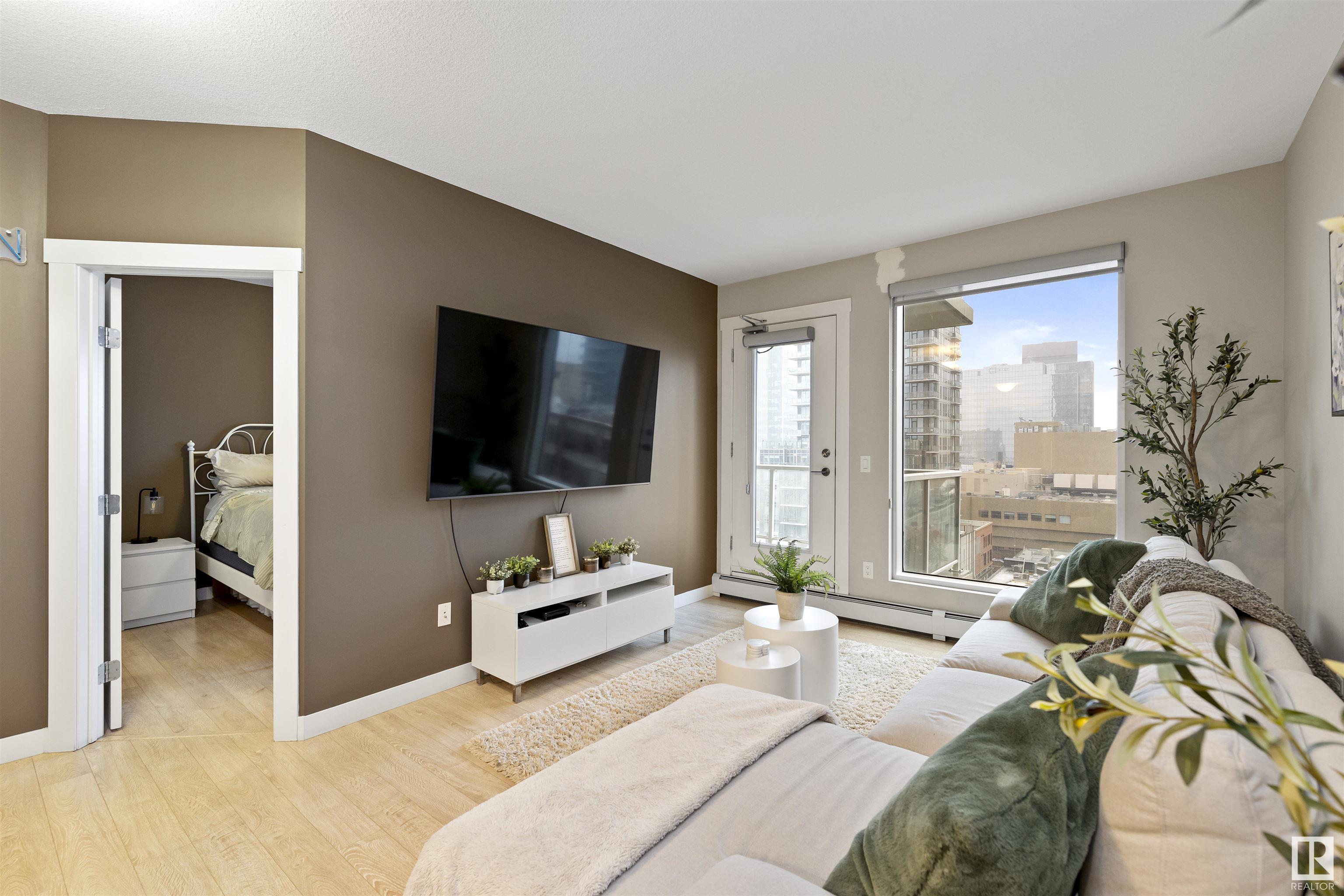      #905 10226 104 ST NW , Edmonton,  ,T5J 1B8 ;  Listing Number: MLS E4420701