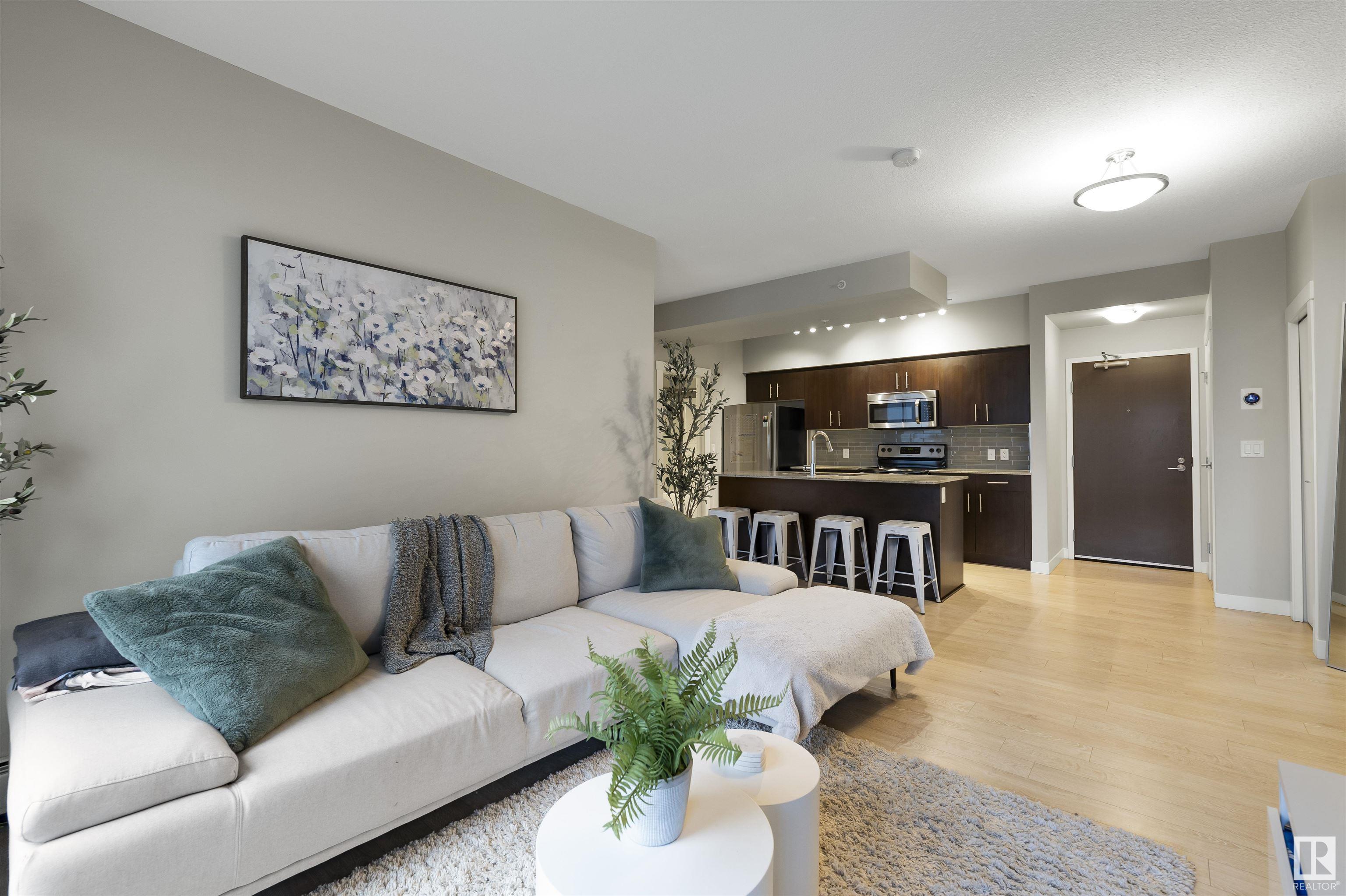     #905 10226 104 ST NW , Edmonton,  ,T5J 1B8 ;  Listing Number: MLS E4420701