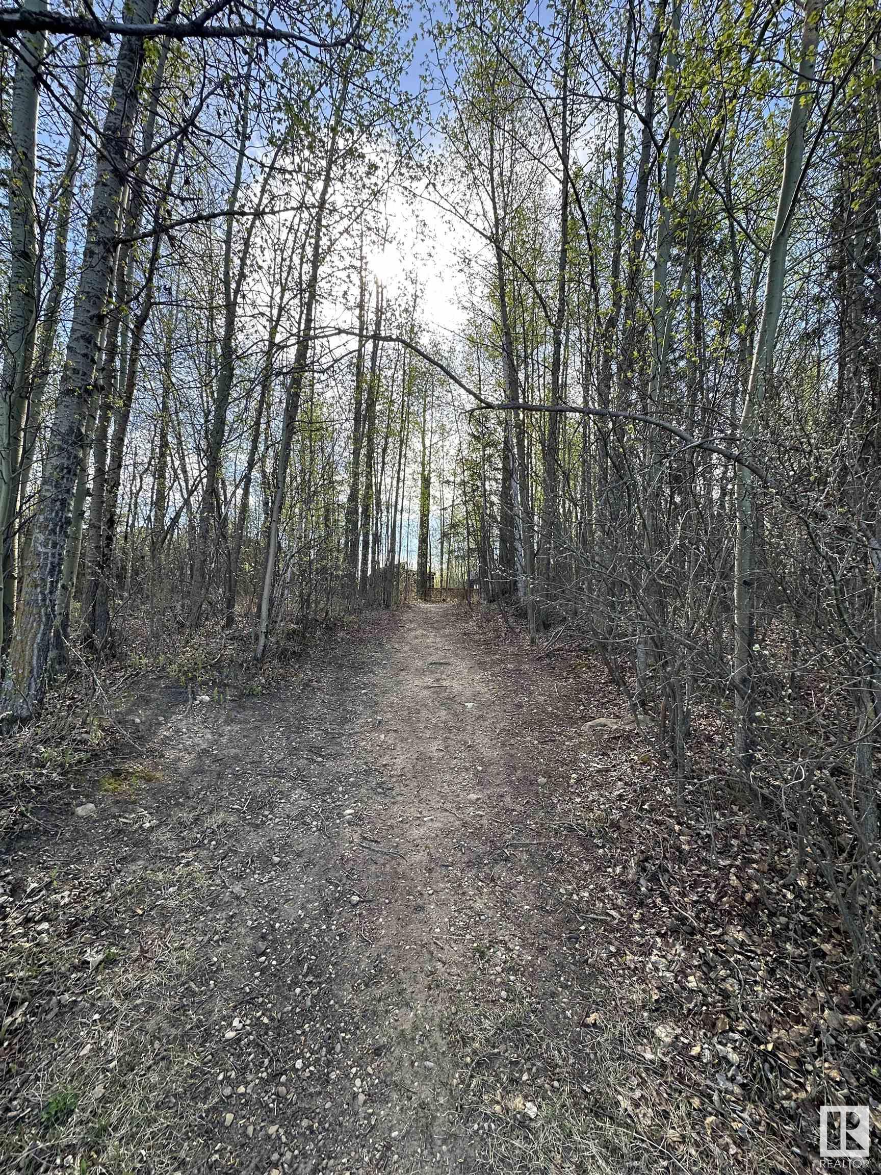      5 POPPY PL , Rural Lac Ste. Anne County,  ,T0E 1H0 ;  Listing Number: MLS E4420702