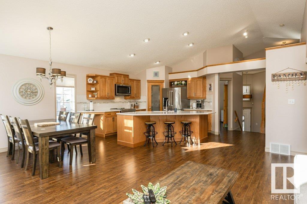      3325 40A AV NW , Edmonton,  ,T6T 1P1 ;  Listing Number: MLS E4420708