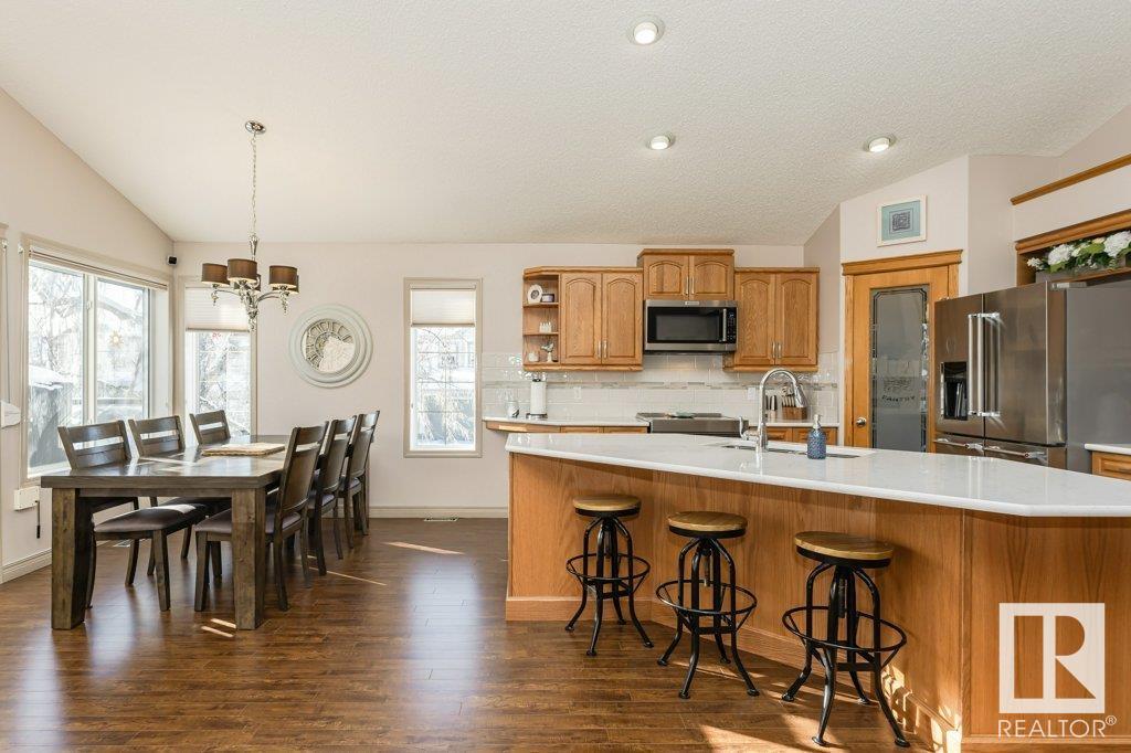      3325 40A AV NW , Edmonton,  ,T6T 1P1 ;  Listing Number: MLS E4420708