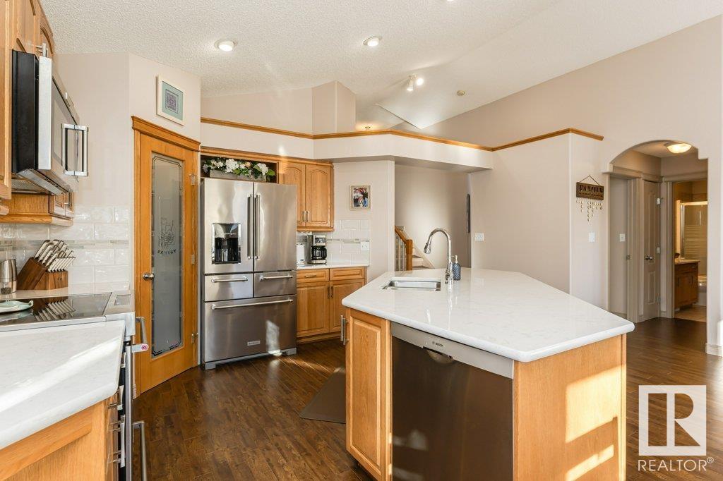      3325 40A AV NW , Edmonton,  ,T6T 1P1 ;  Listing Number: MLS E4420708