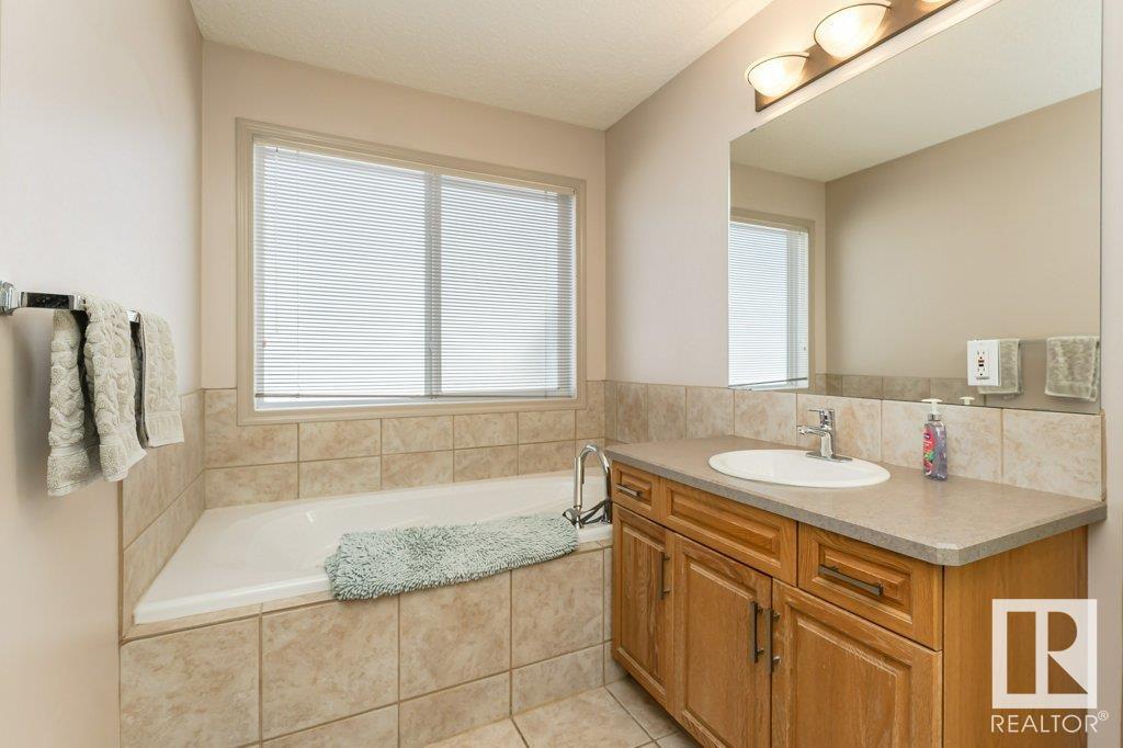      3325 40A AV NW , Edmonton,  ,T6T 1P1 ;  Listing Number: MLS E4420708