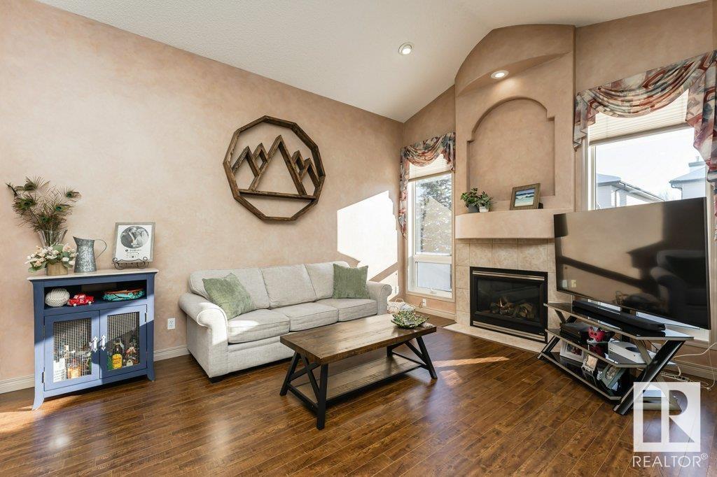      3325 40A AV NW , Edmonton,  ,T6T 1P1 ;  Listing Number: MLS E4420708