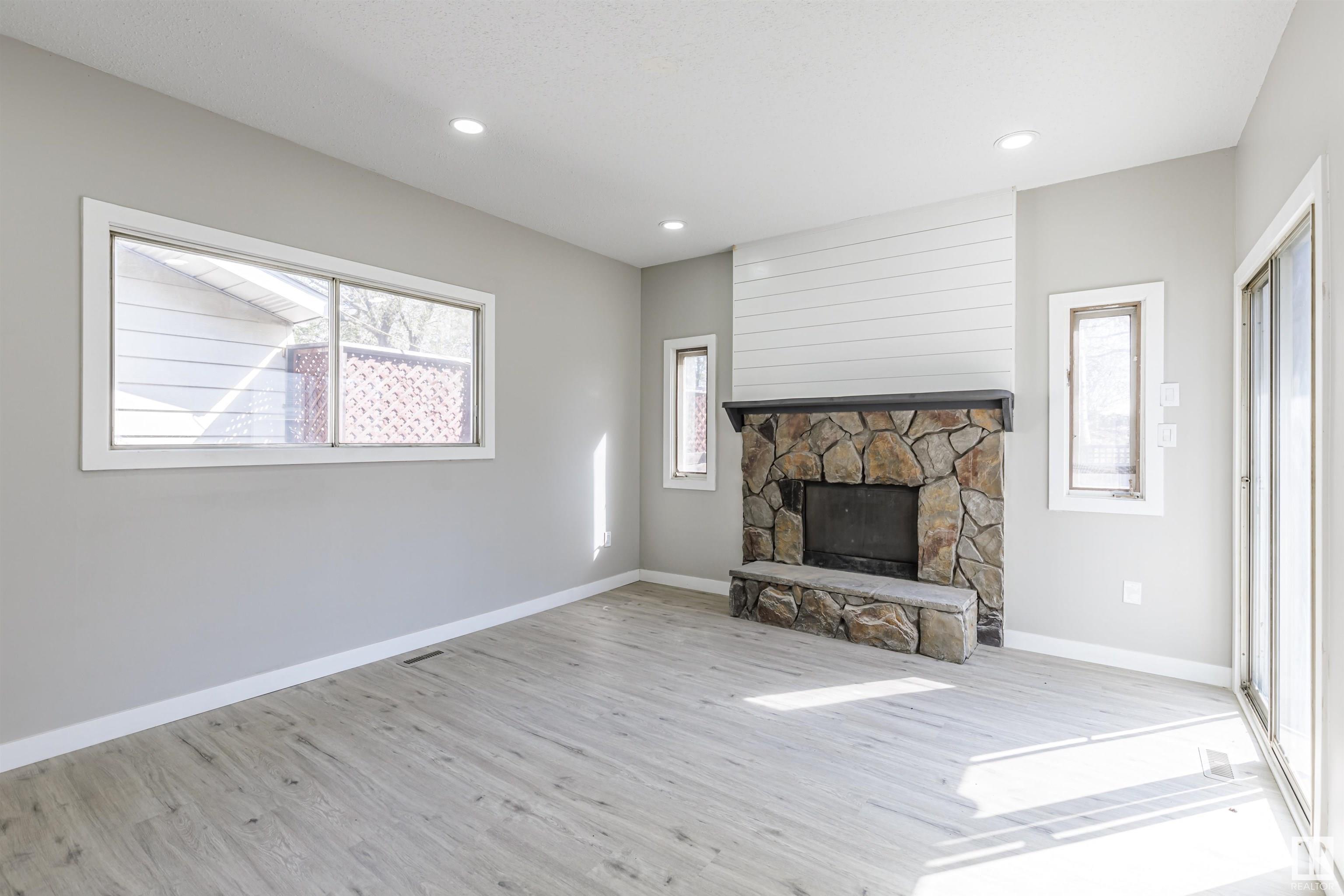      16723 98 ST NW , Edmonton,  ,T5X 2S8 ;  Listing Number: MLS E4420710