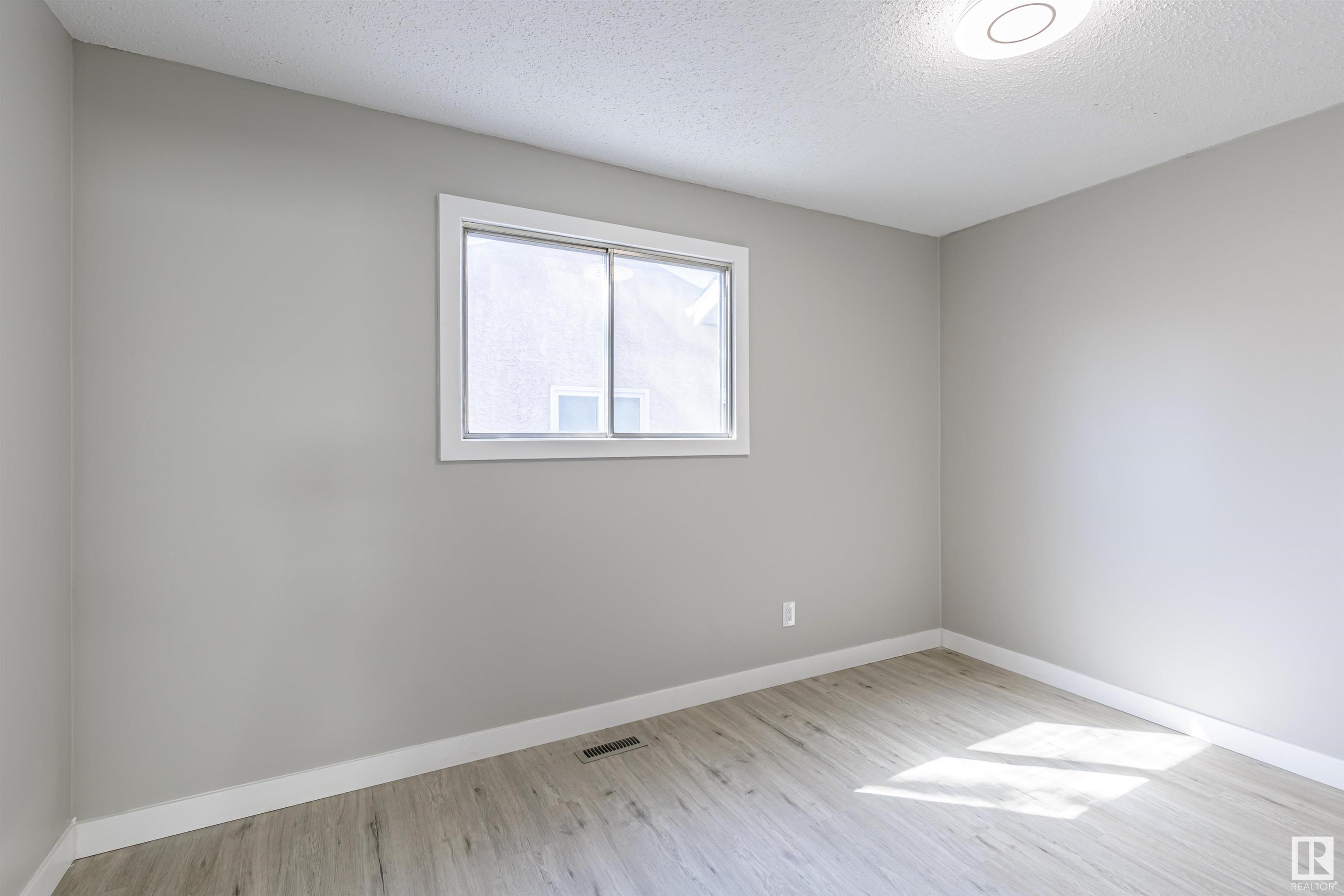      16723 98 ST NW , Edmonton,  ,T5X 2S8 ;  Listing Number: MLS E4420710