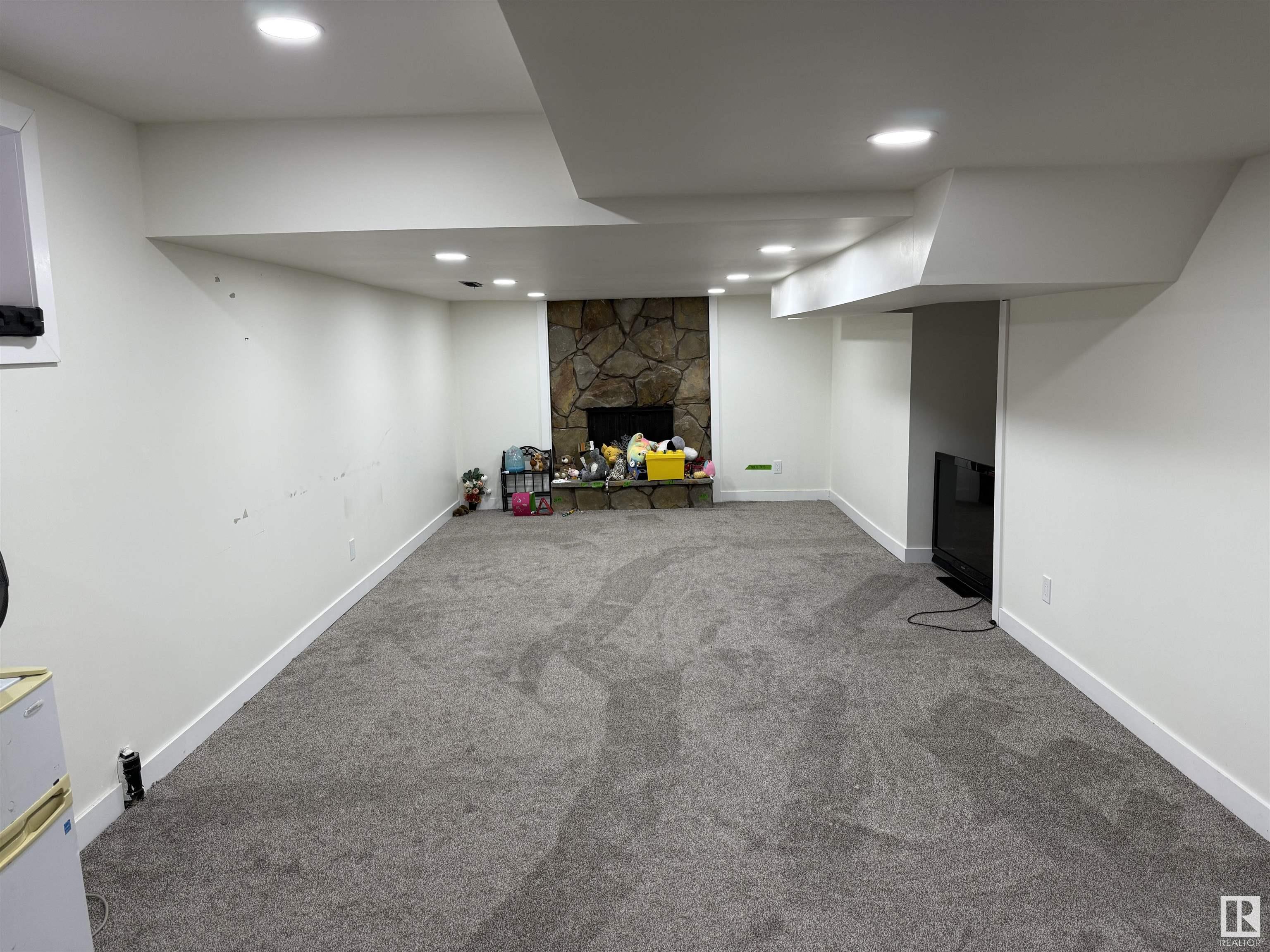      16723 98 ST NW , Edmonton,  ,T5X 2S8 ;  Listing Number: MLS E4420710