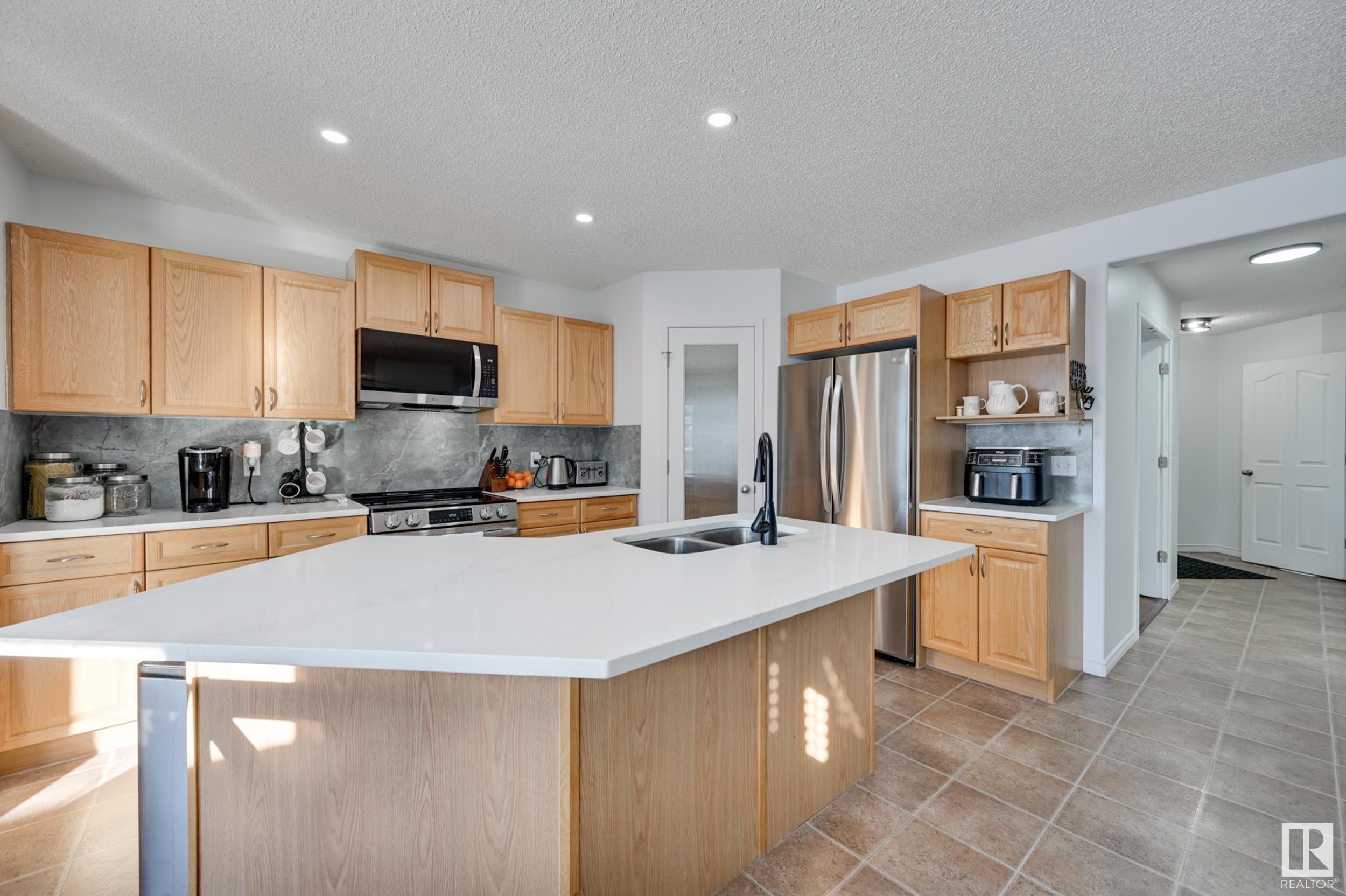      9 ASPEN GA , Fort Saskatchewan,  ,T8L 4R9 ;  Listing Number: MLS E4420716