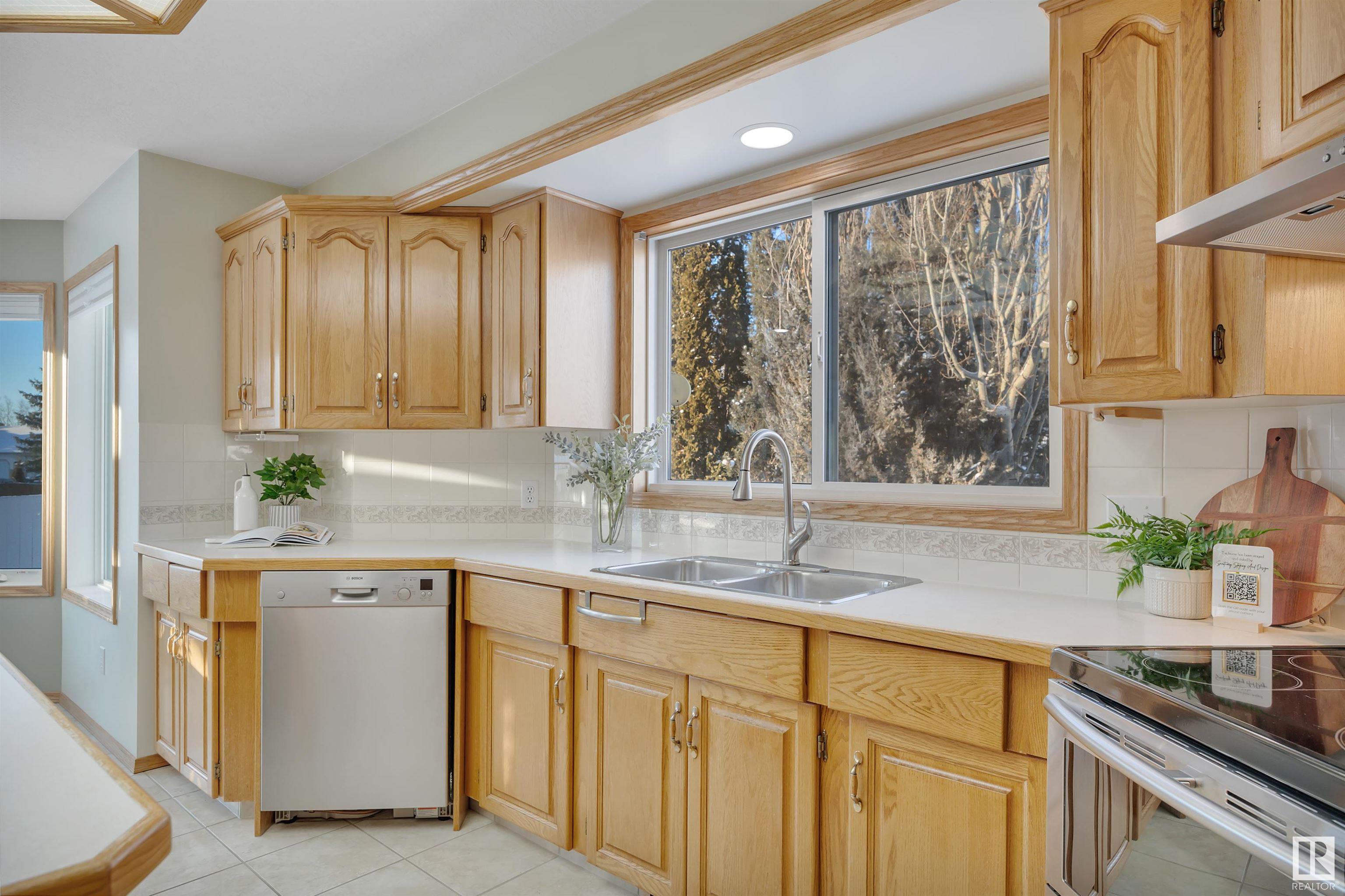     6 BAKER PL , Leduc,  ,T9E 6N8 ;  Listing Number: MLS E4420725