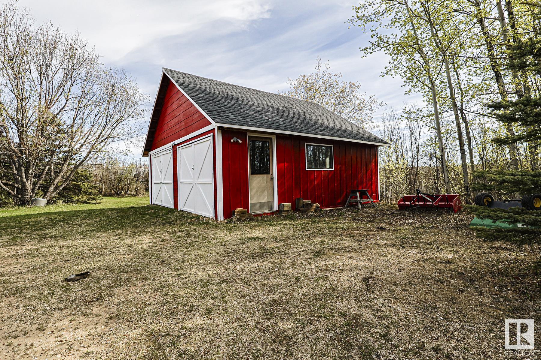      15 - 54228 RGE RD 12 , Rural Lac Ste. Anne County,  ,T0E 1V0 ;  Listing Number: MLS E4420726