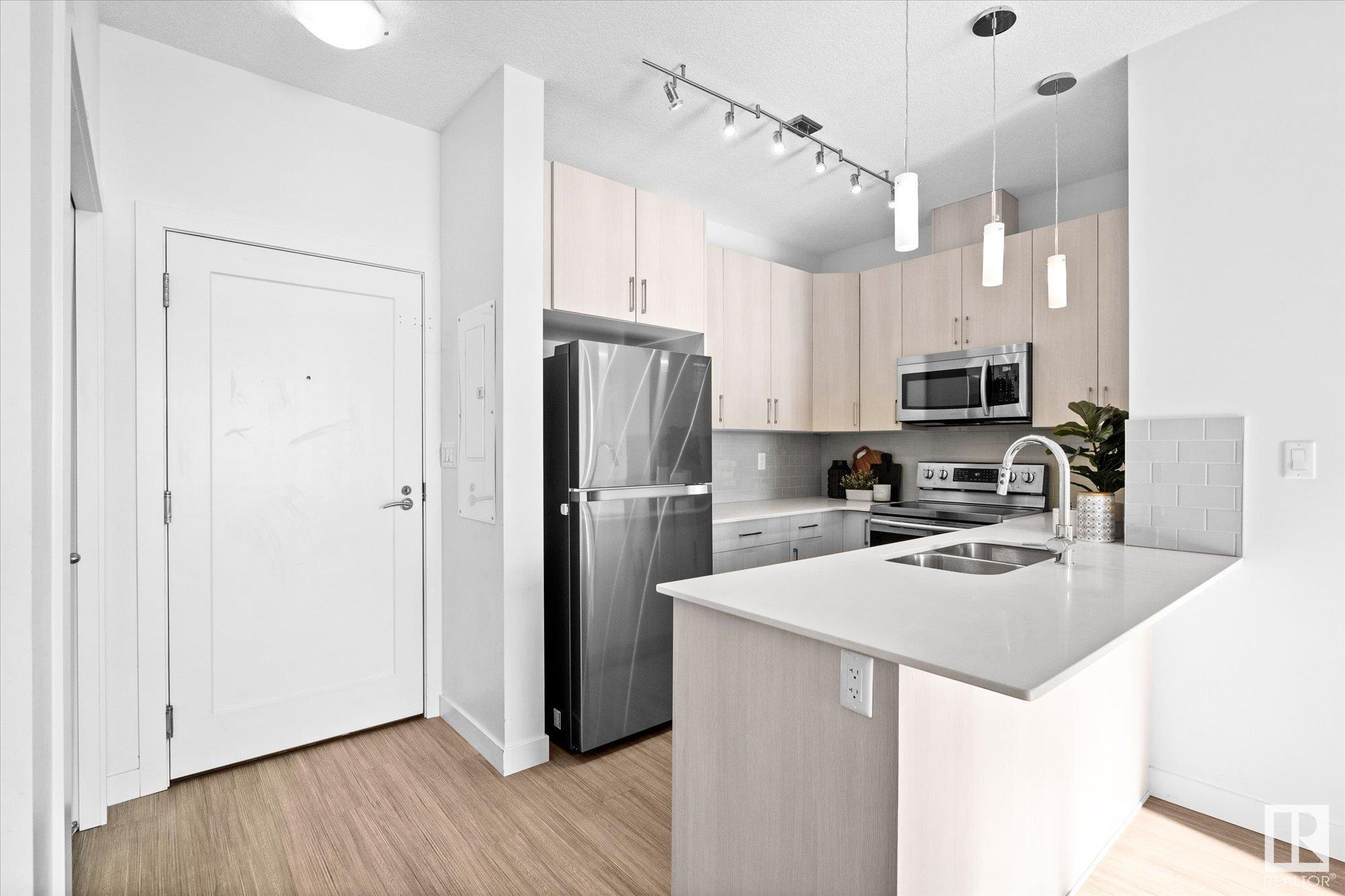      #404 17 COLUMBIA AV W , Devon,  ,T9G 1K1 ;  Listing Number: MLS E4420739