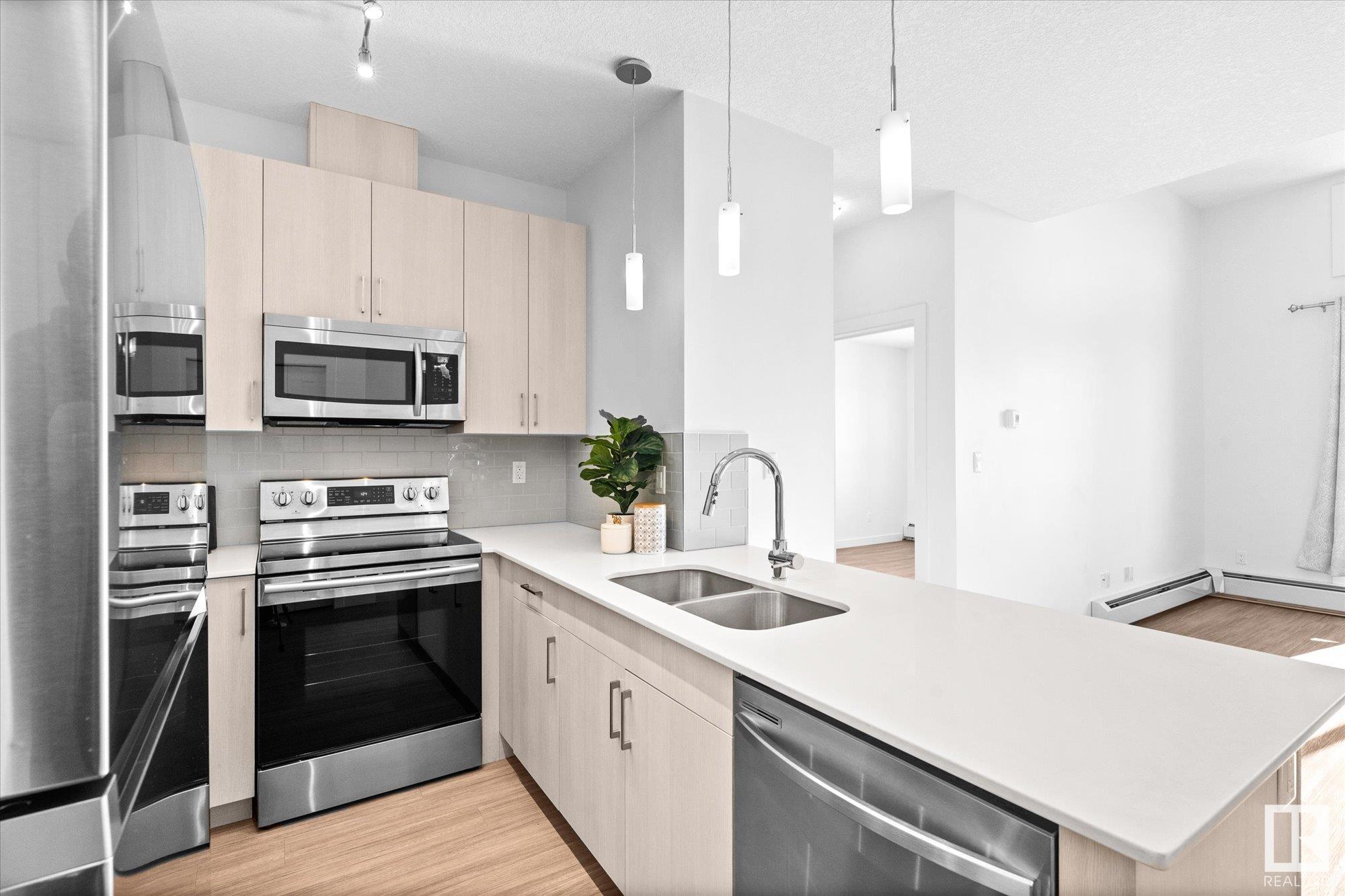     #404 17 COLUMBIA AV W , Devon,  ,T9G 1K1 ;  Listing Number: MLS E4420739