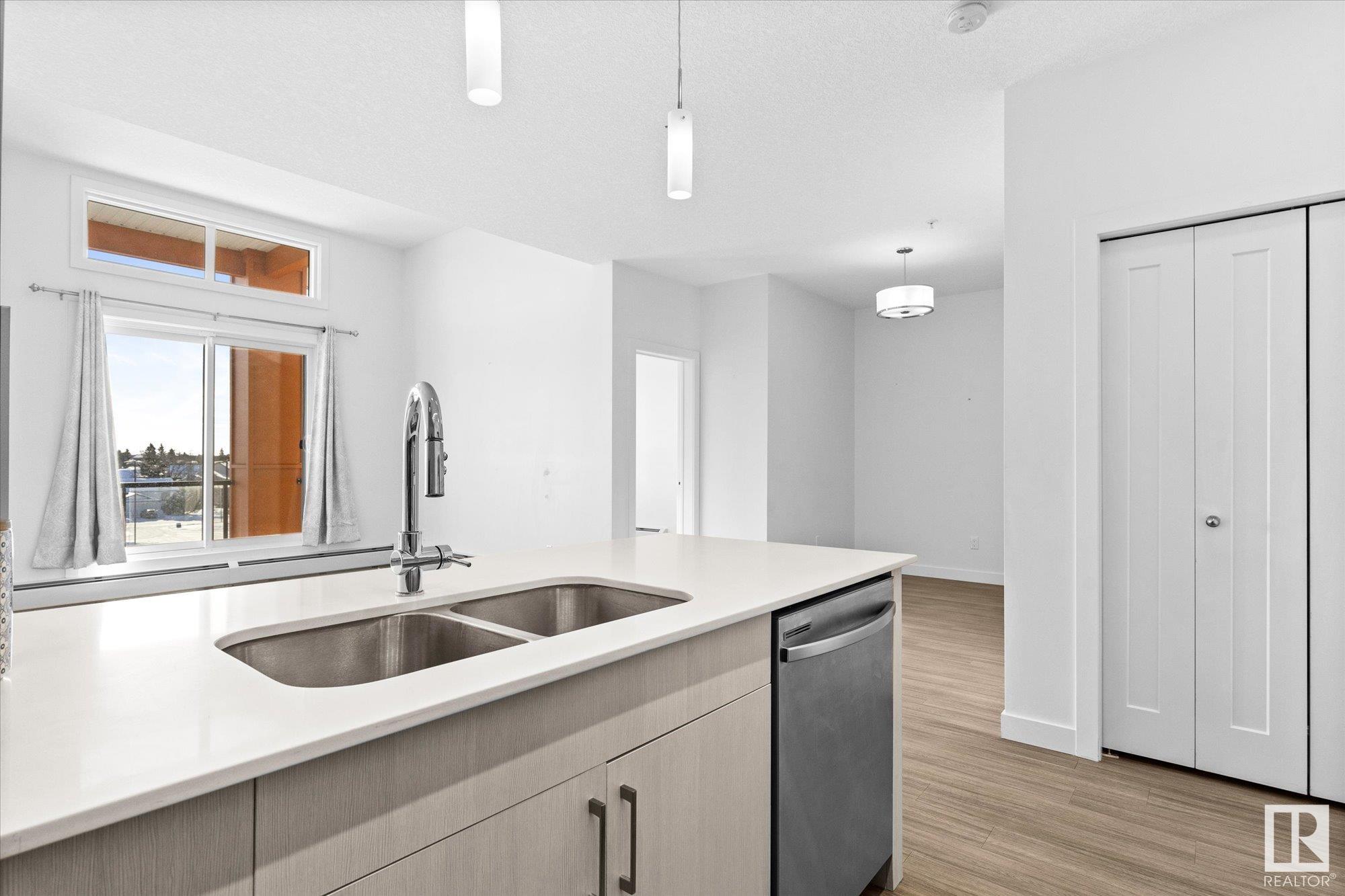      #404 17 COLUMBIA AV W , Devon,  ,T9G 1K1 ;  Listing Number: MLS E4420739
