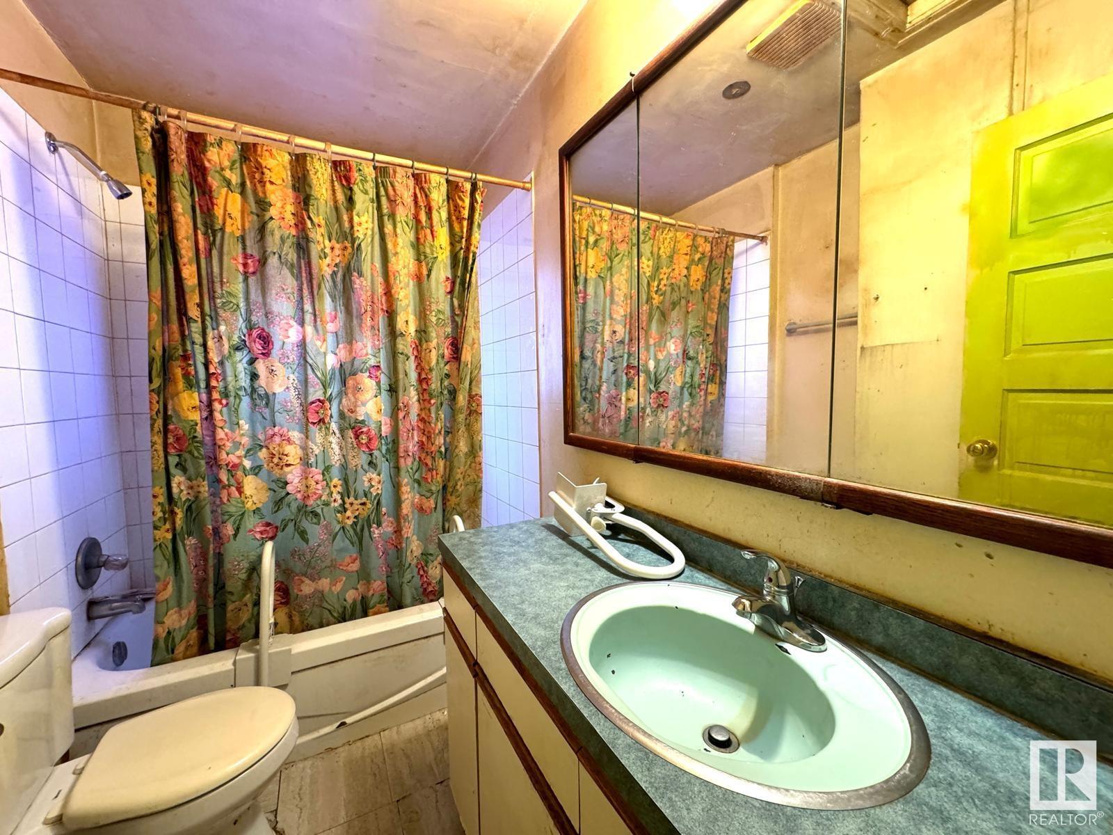      11641 95A ST NW , Edmonton,  ,T5G 1P7 ;  Listing Number: MLS E4420778