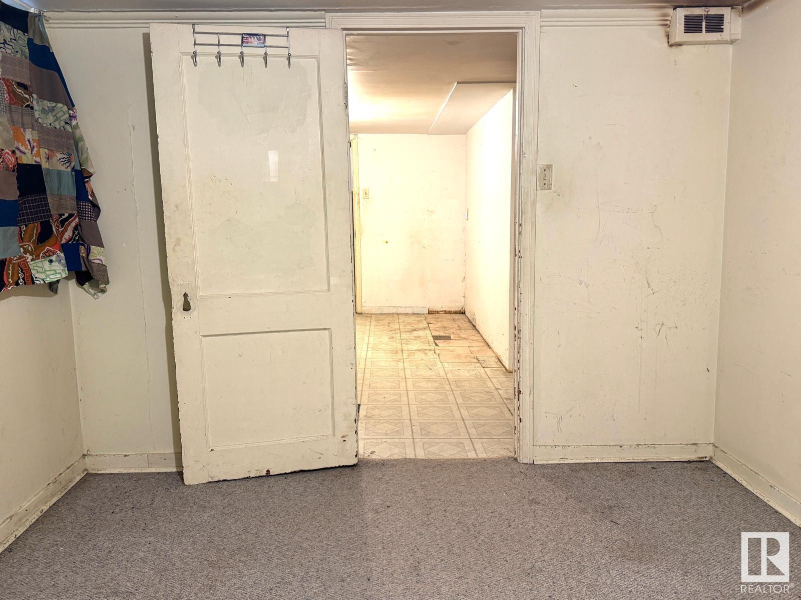     11641 95A ST NW , Edmonton,  ,T5G 1P7 ;  Listing Number: MLS E4420778