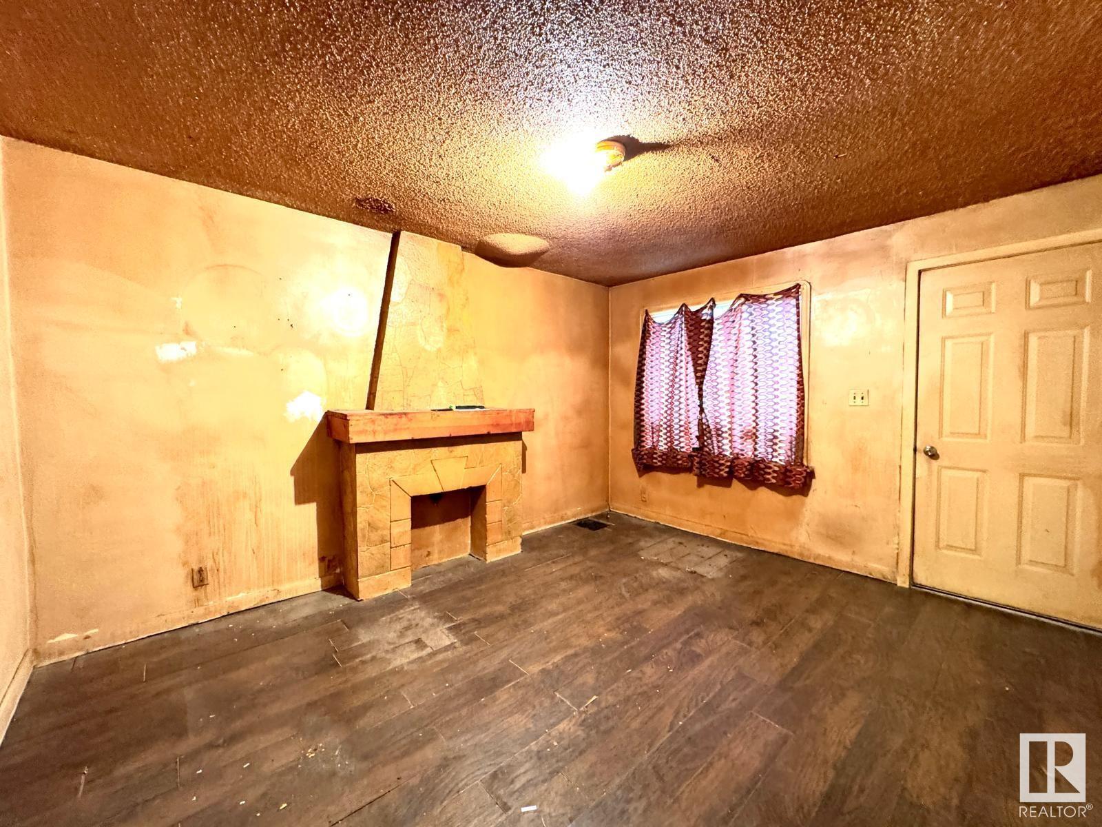      11641 95A ST NW , Edmonton,  ,T5G 1P7 ;  Listing Number: MLS E4420778