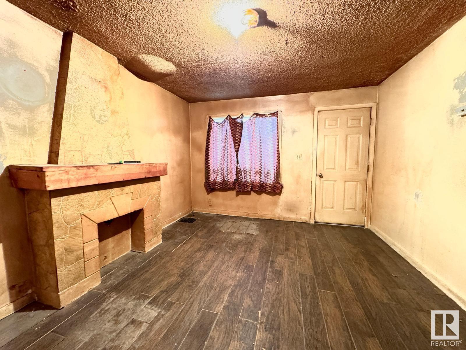      11641 95A ST NW , Edmonton,  ,T5G 1P7 ;  Listing Number: MLS E4420778