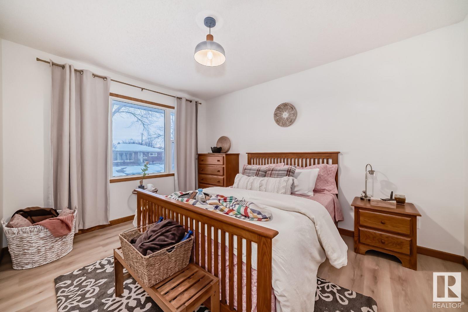      4237 117 AV NW , Edmonton,  ,T5W 0Y3 ;  Listing Number: MLS E4420779