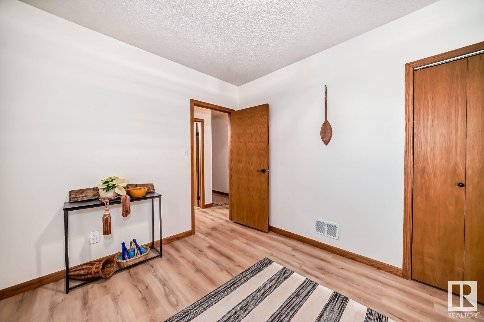      4237 117 AV NW , Edmonton,  ,T5W 0Y3 ;  Listing Number: MLS E4420779