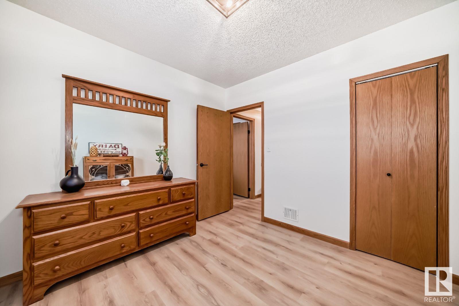      4237 117 AV NW , Edmonton,  ,T5W 0Y3 ;  Listing Number: MLS E4420779