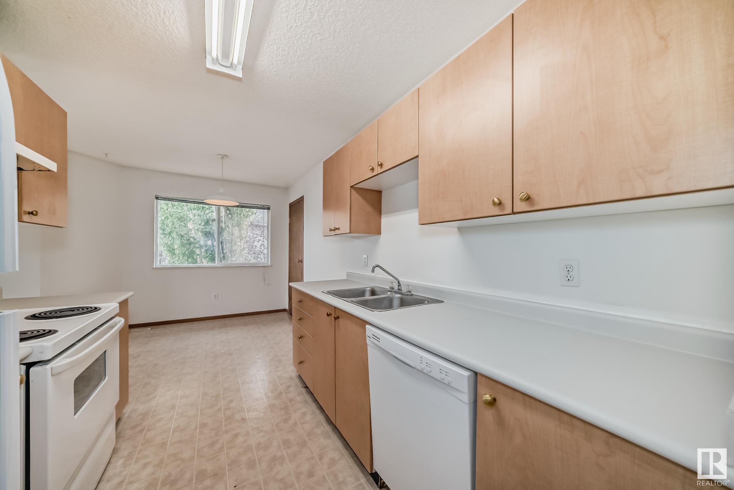      #107 620 KING ST , Spruce Grove,  ,T7X 4K1 ;  Listing Number: MLS E4420785