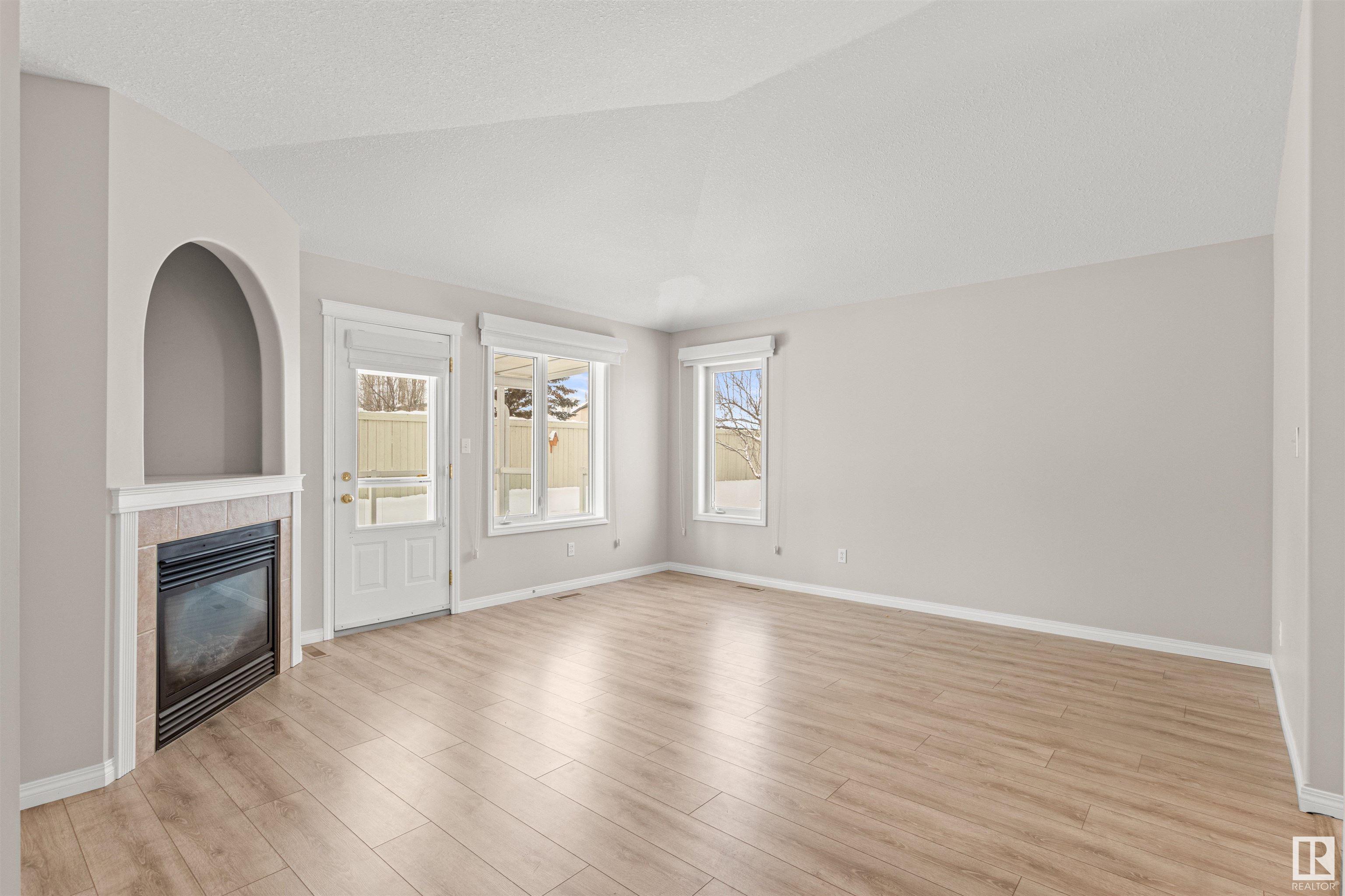      5 WILLOW PARK ViILLAS , Stony Plain,  ,T7Z 2W3 ;  Listing Number: MLS E4420786