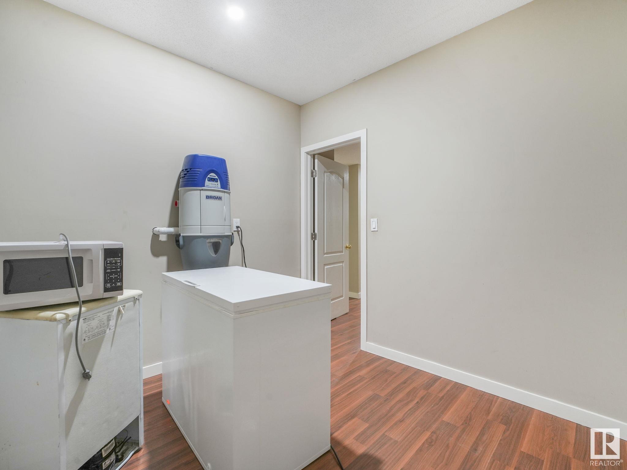      5911 168 AV NW , Edmonton,  ,T5Y 0P4 ;  Listing Number: MLS E4420791