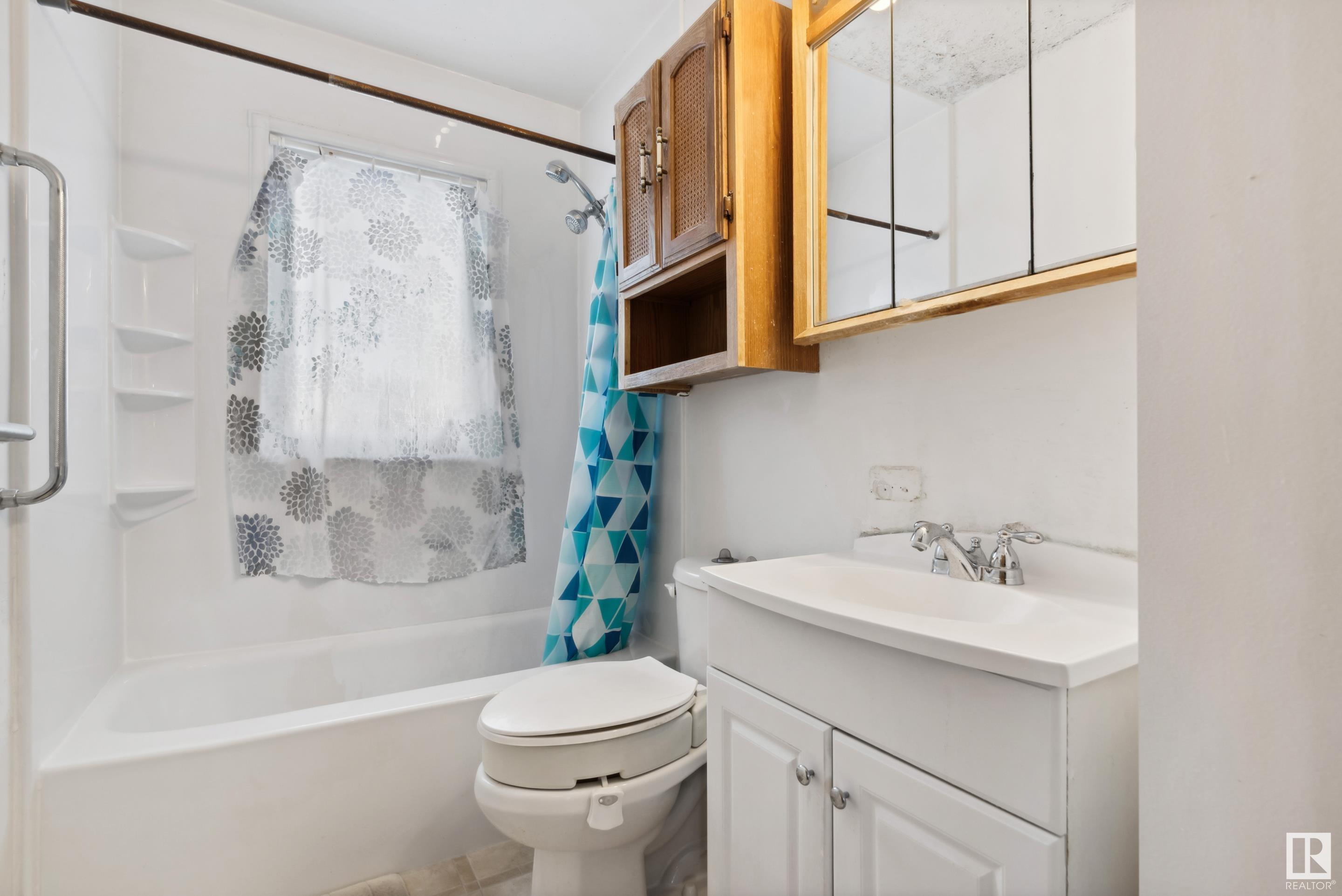      7704 97 AV NW , Edmonton,  ,T6C 2B5 ;  Listing Number: MLS E4420792