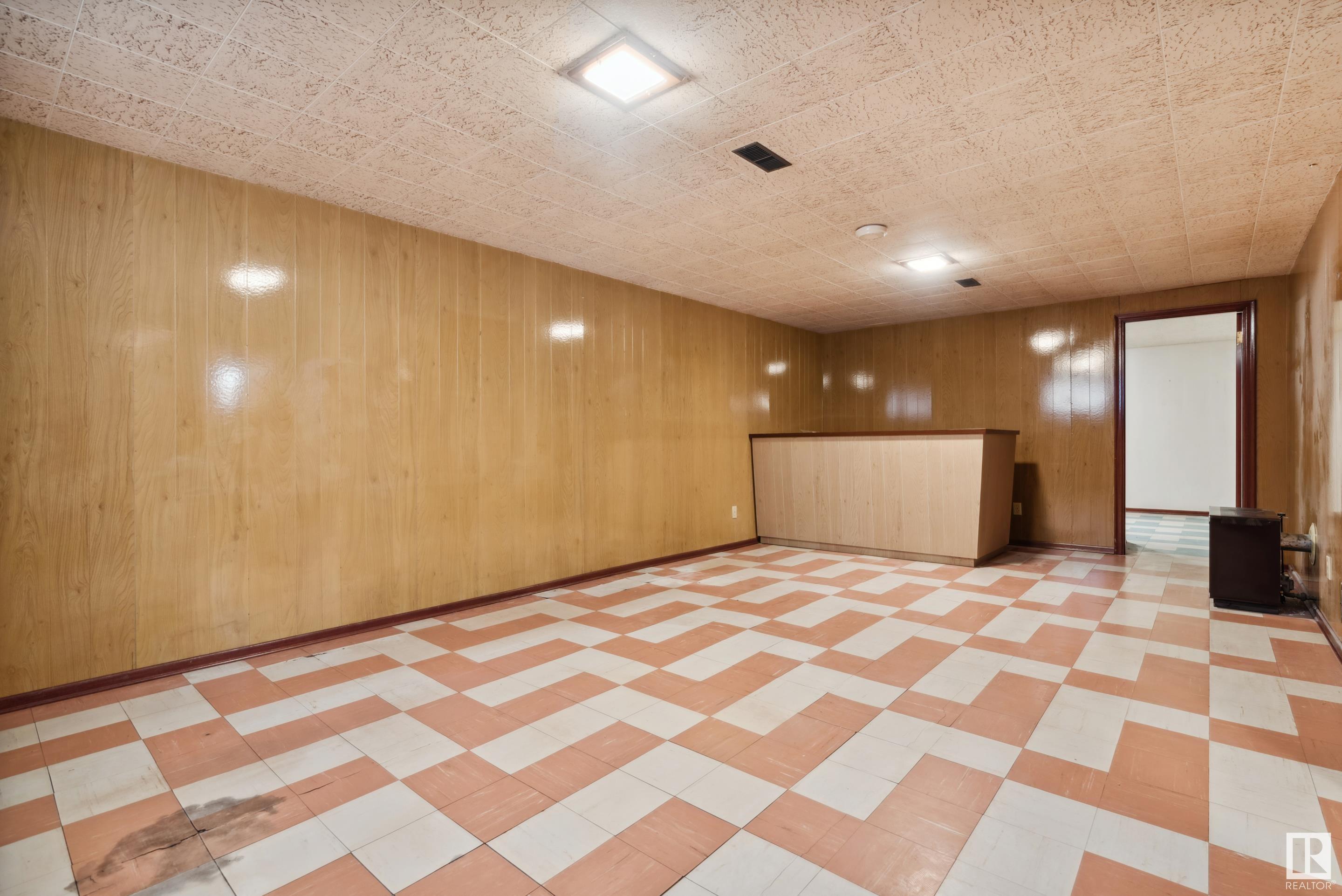      7704 97 AV NW , Edmonton,  ,T6C 2B5 ;  Listing Number: MLS E4420792