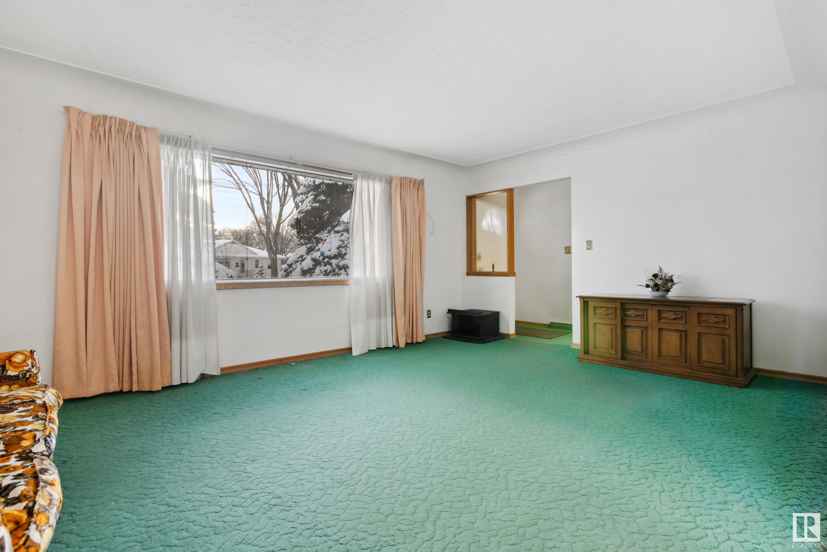      7704 97 AV NW , Edmonton,  ,T6C 2B5 ;  Listing Number: MLS E4420792