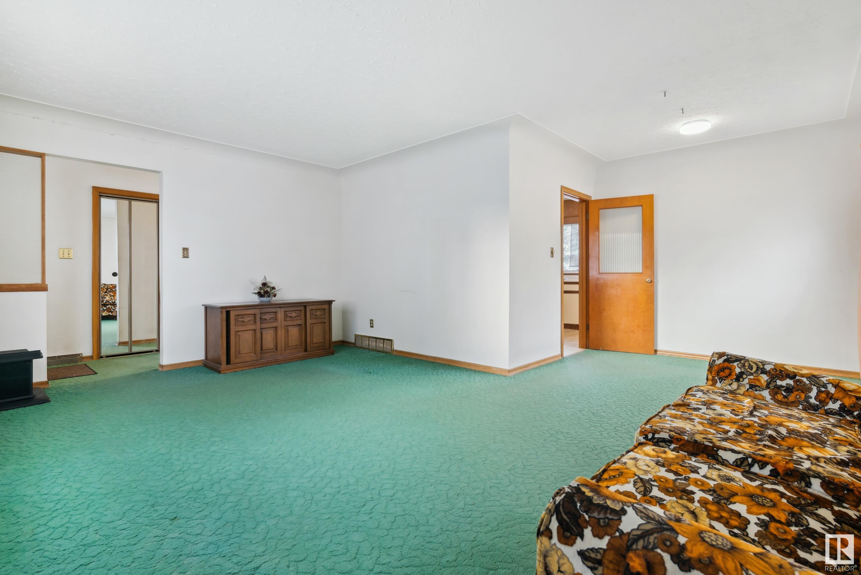      7704 97 AV NW , Edmonton,  ,T6C 2B5 ;  Listing Number: MLS E4420792