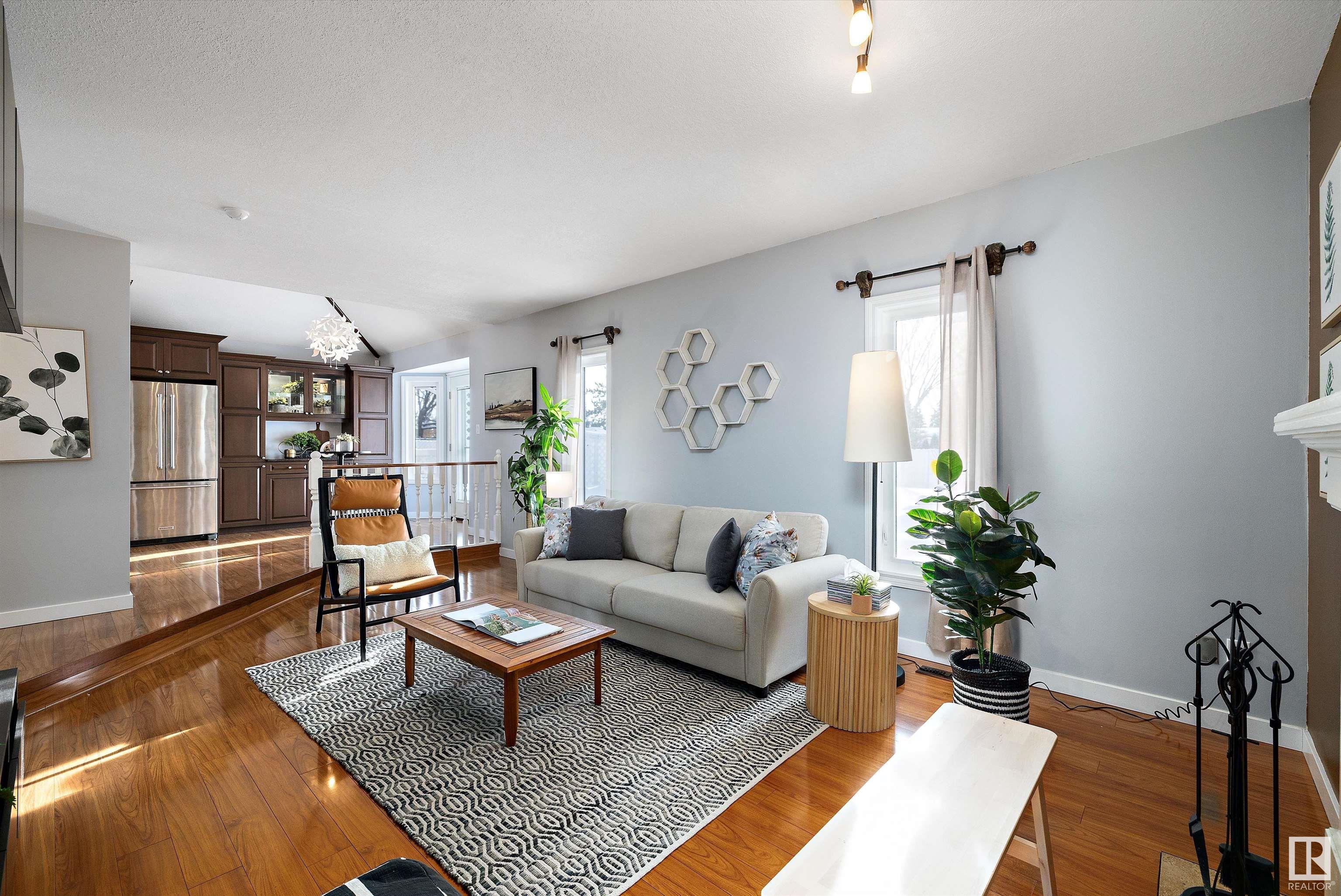      4615 25 AV NW , Edmonton,  ,T6L 3X6 ;  Listing Number: MLS E4420796