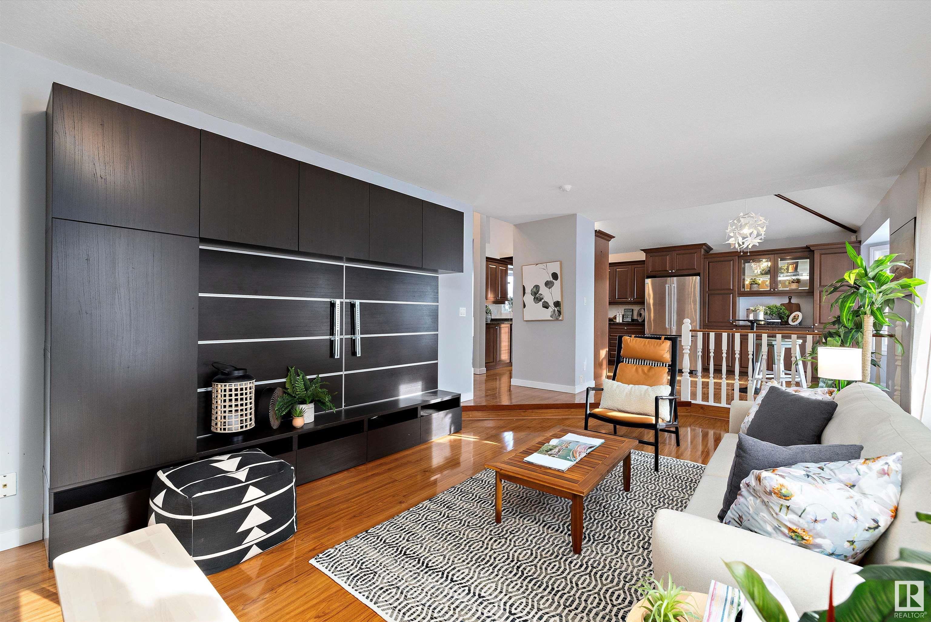      4615 25 AV NW , Edmonton,  ,T6L 3X6 ;  Listing Number: MLS E4420796