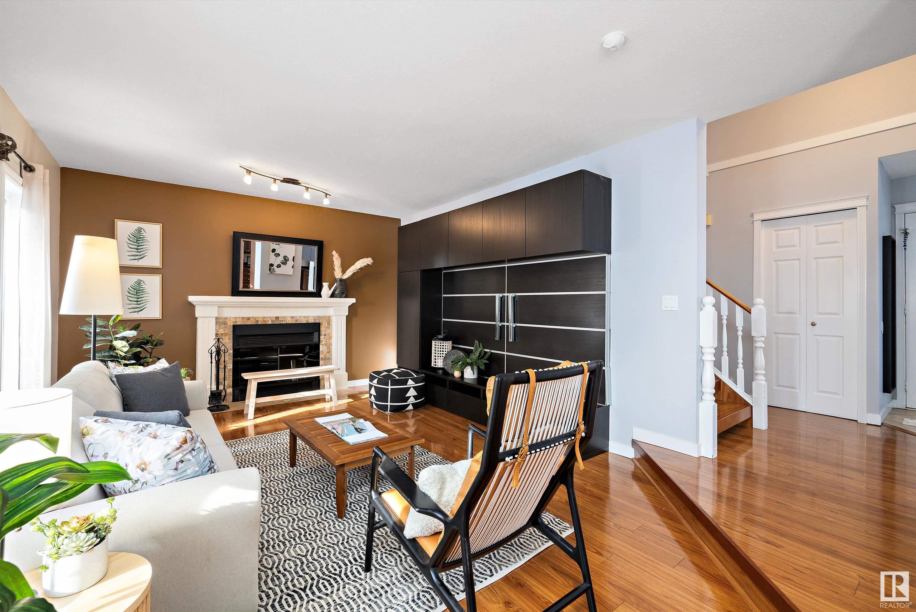      4615 25 AV NW , Edmonton,  ,T6L 3X6 ;  Listing Number: MLS E4420796