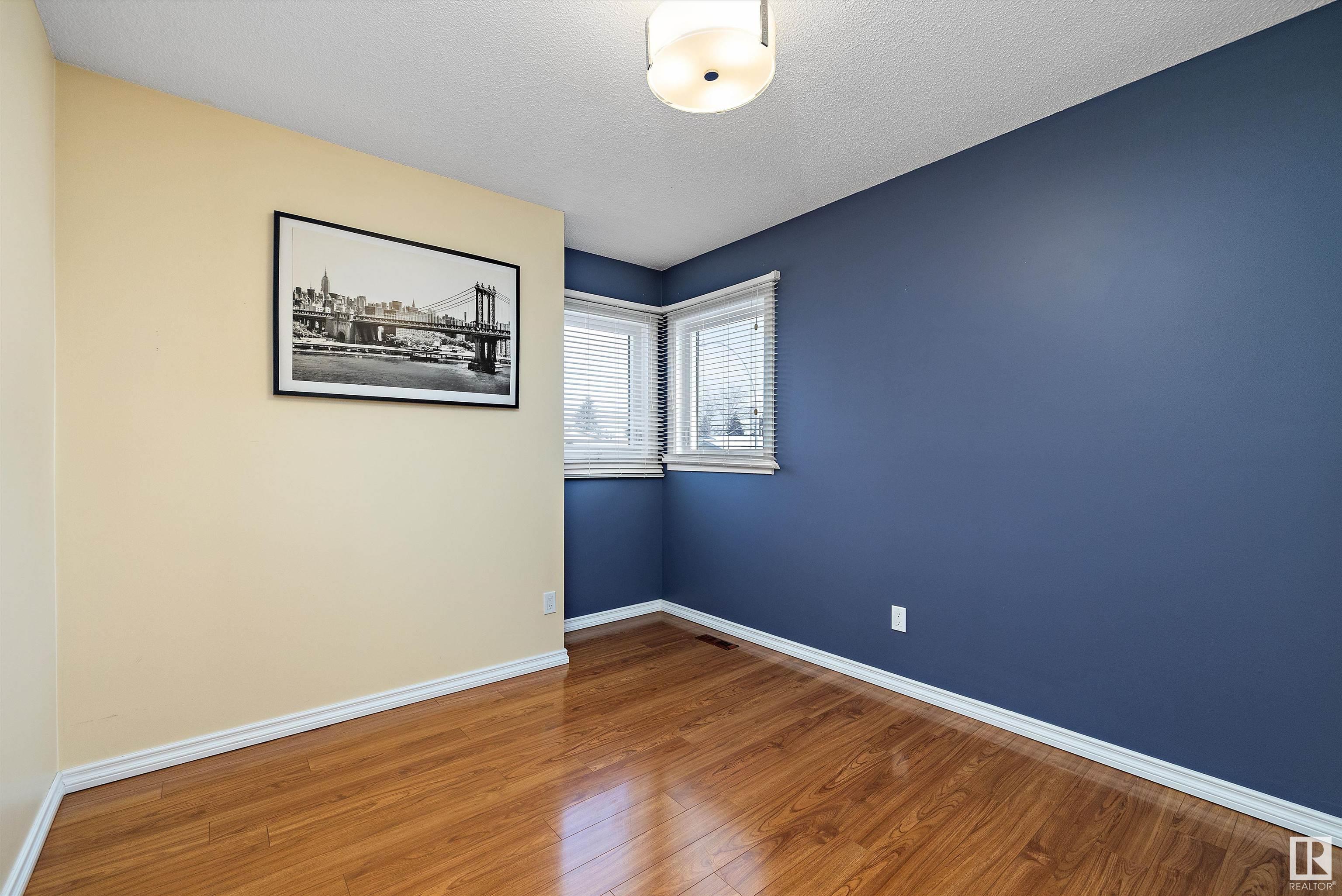      4615 25 AV NW , Edmonton,  ,T6L 3X6 ;  Listing Number: MLS E4420796