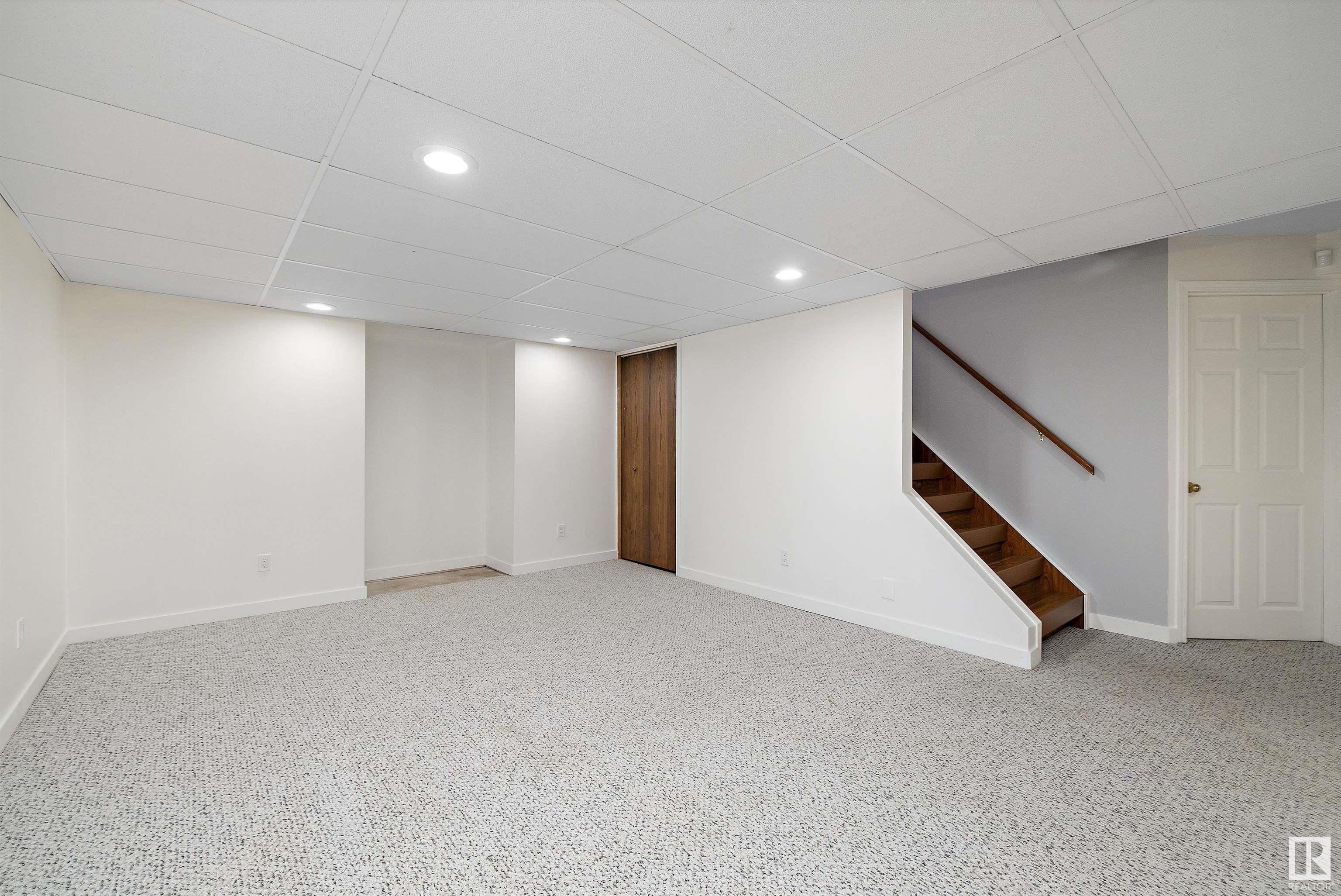      4615 25 AV NW , Edmonton,  ,T6L 3X6 ;  Listing Number: MLS E4420796