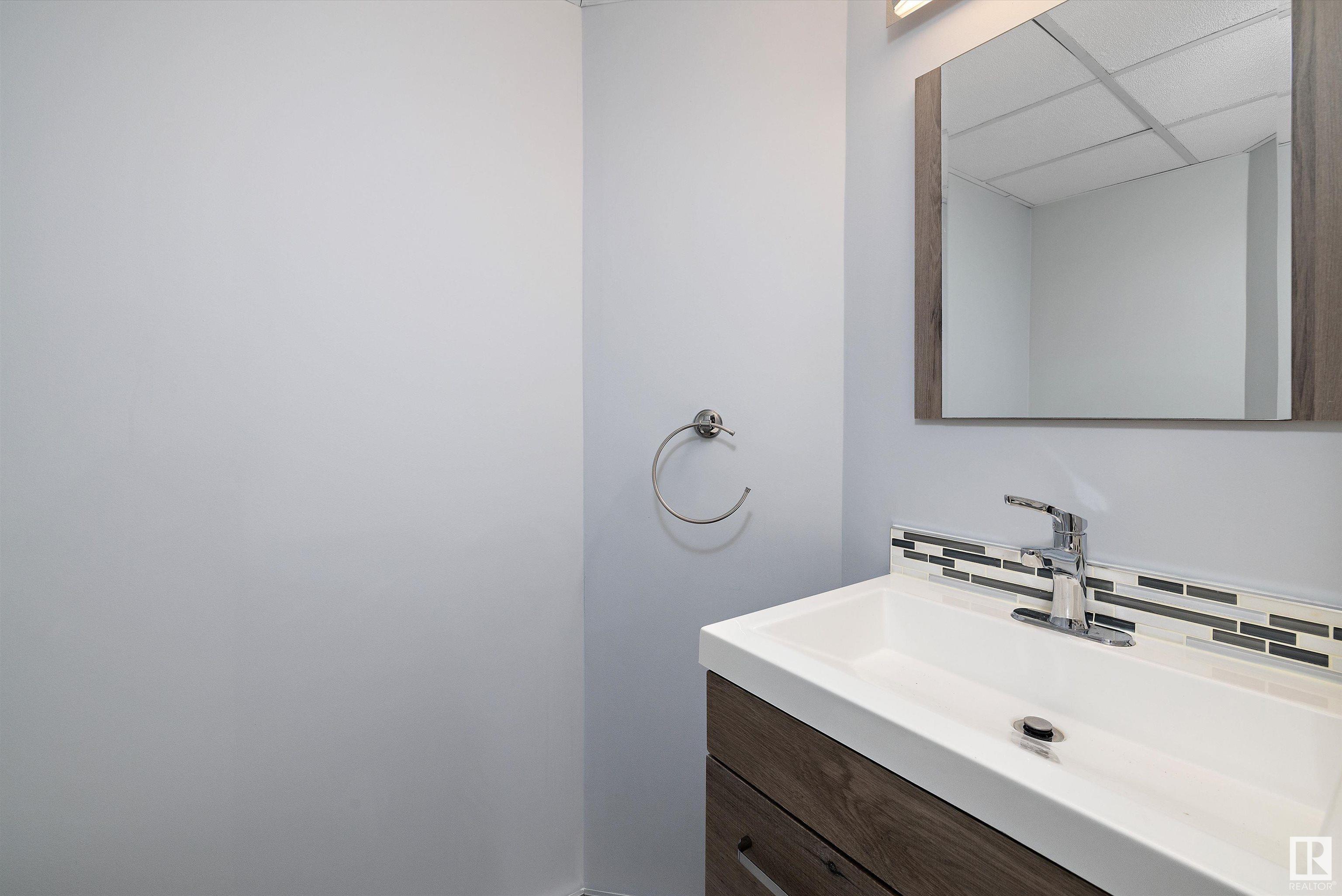      4615 25 AV NW , Edmonton,  ,T6L 3X6 ;  Listing Number: MLS E4420796