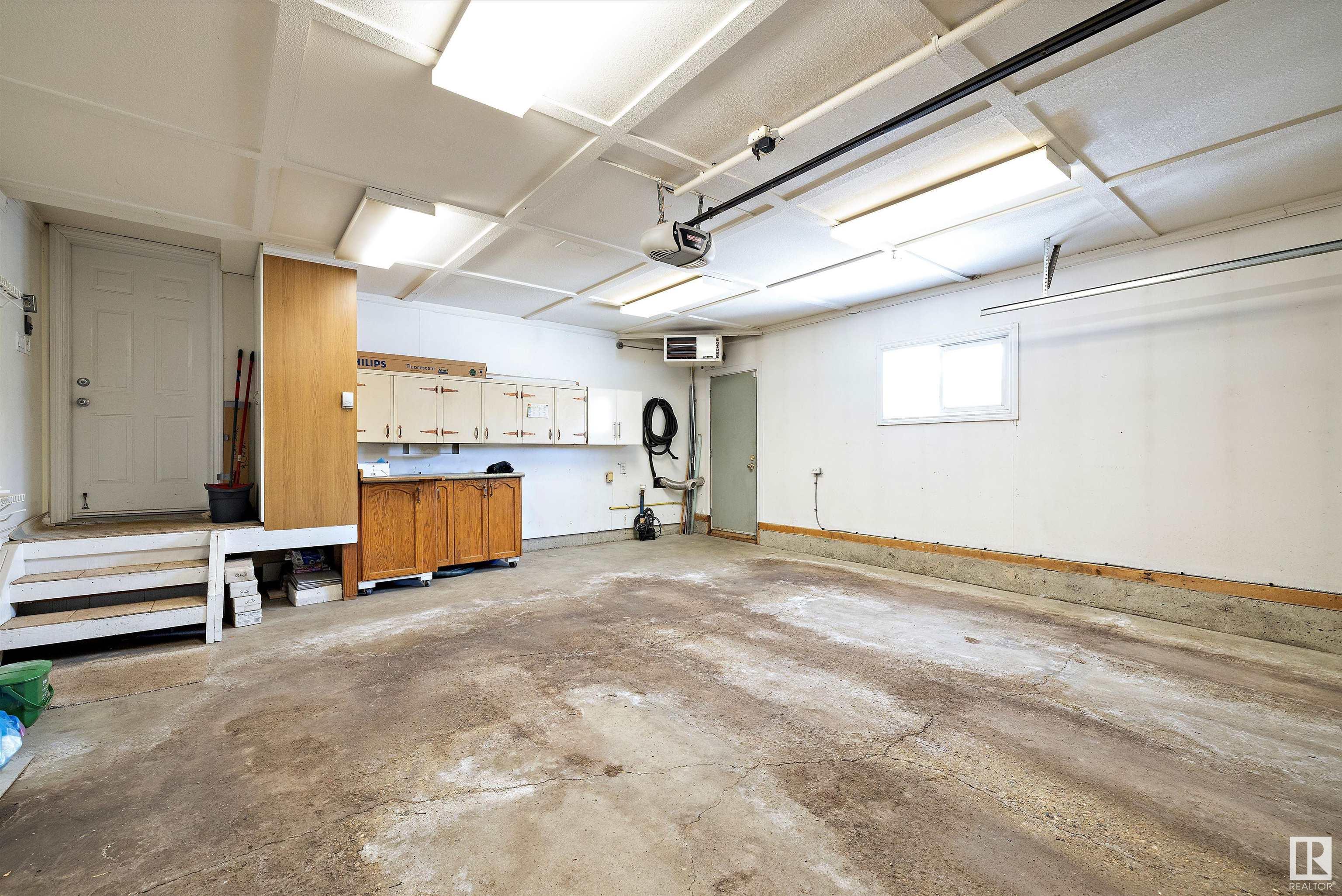      4615 25 AV NW , Edmonton,  ,T6L 3X6 ;  Listing Number: MLS E4420796