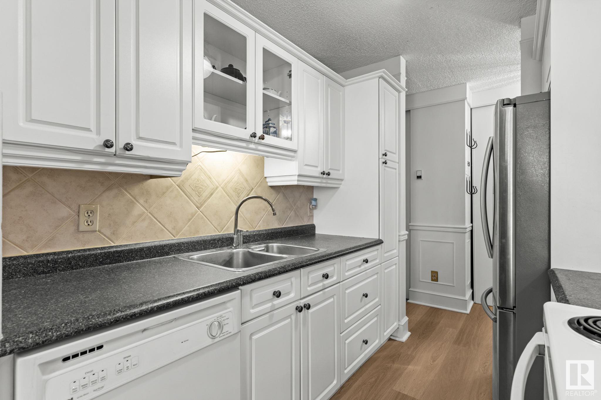      #602 10155 114 ST NW , Edmonton,  ,T5K 1R8 ;  Listing Number: MLS E4420797