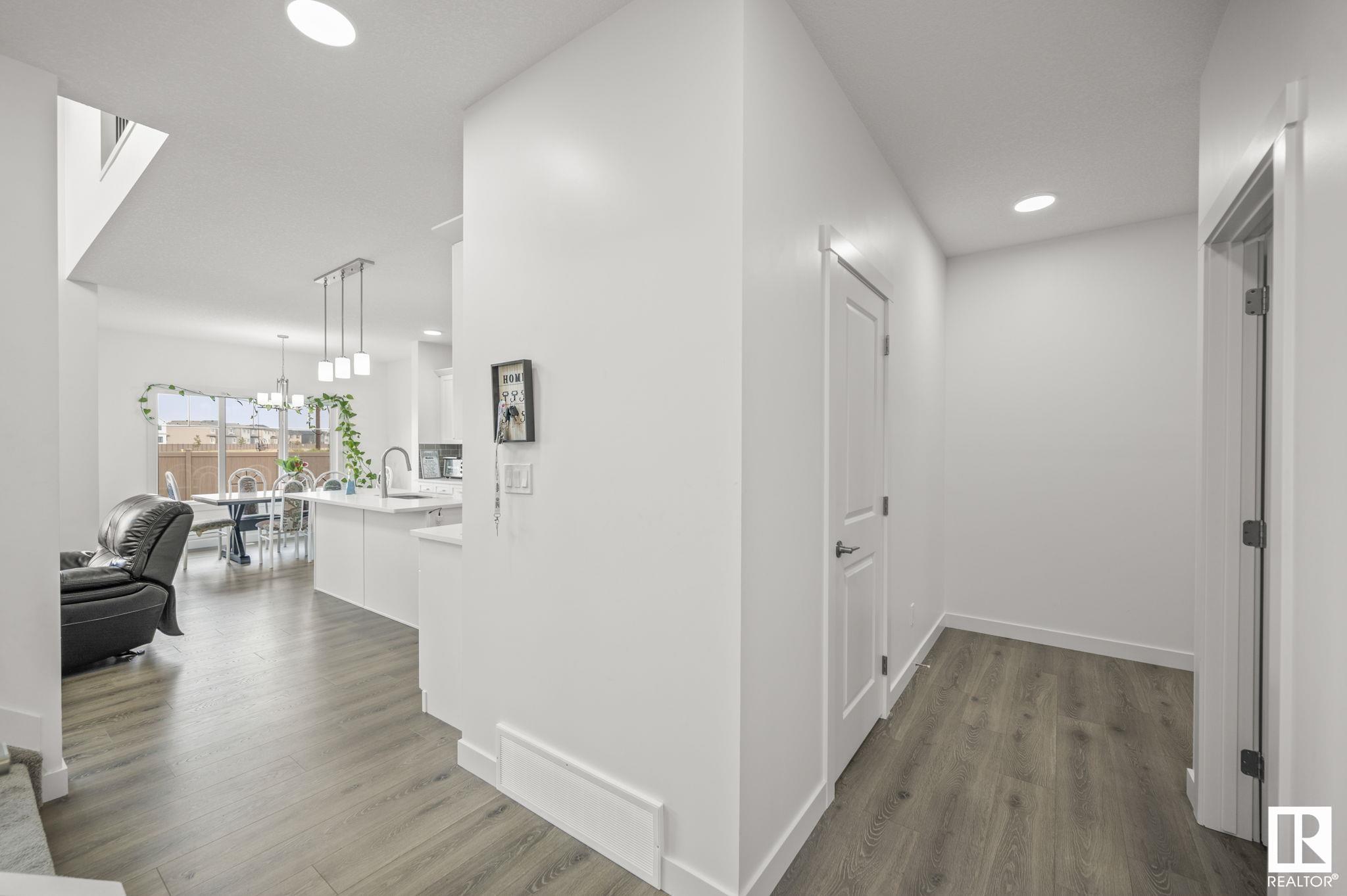      19738 29 AV NW , Edmonton,  ,T6M 2N6 ;  Listing Number: MLS E4420800