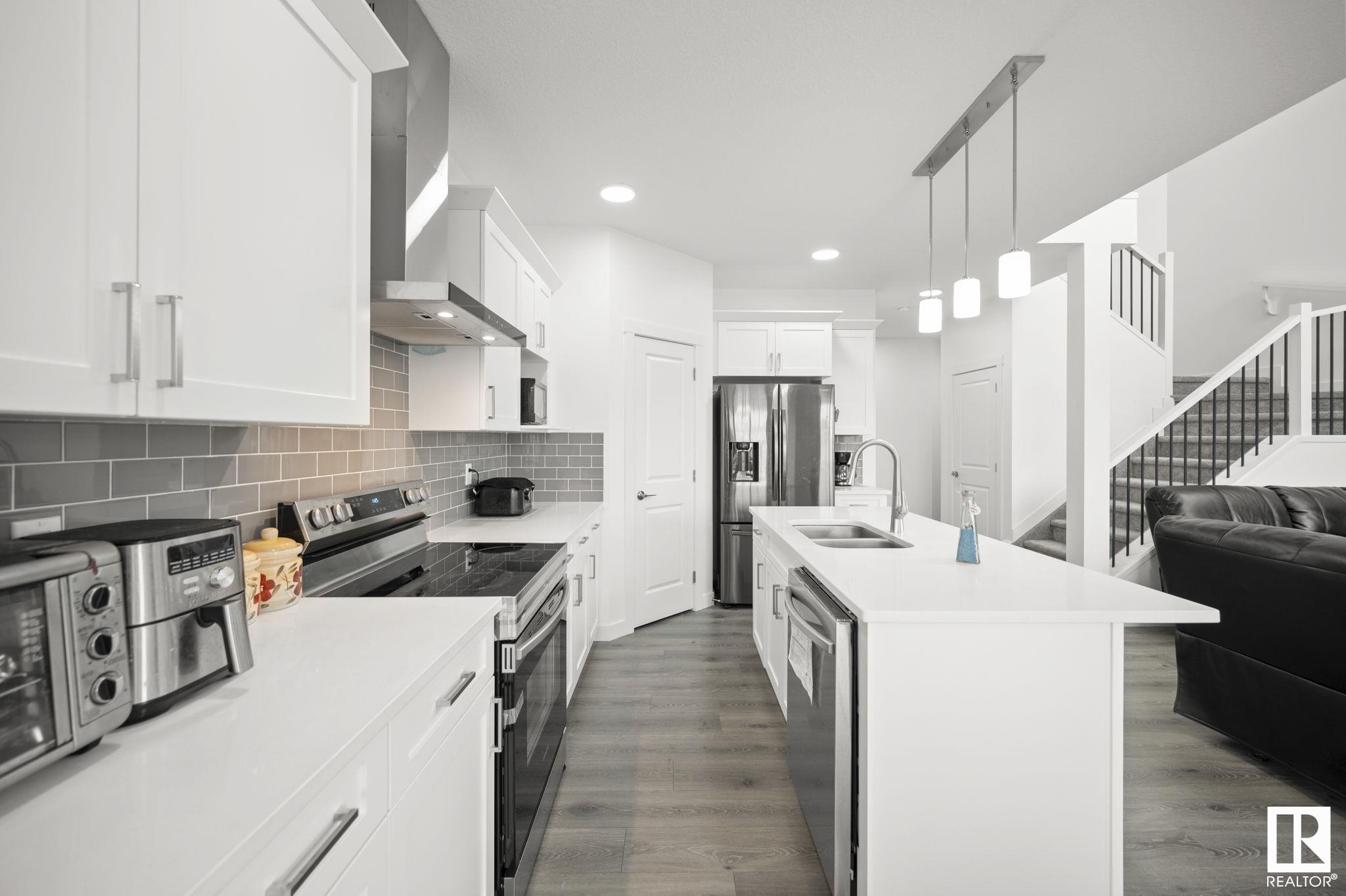      19738 29 AV NW , Edmonton,  ,T6M 2N6 ;  Listing Number: MLS E4420800