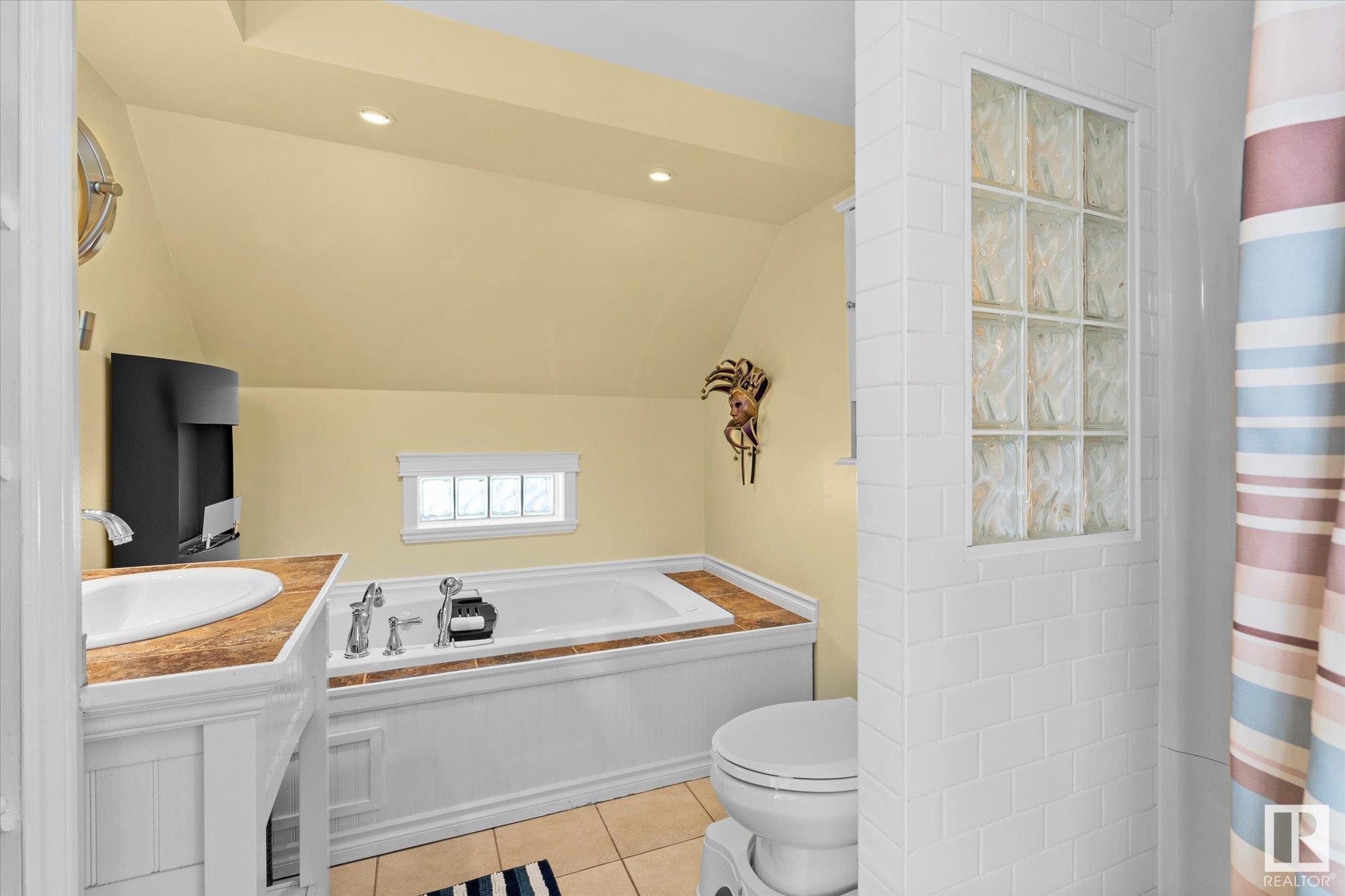      12026 54 ST NW , Edmonton,  ,T5W 3N3 ;  Listing Number: MLS E4420803