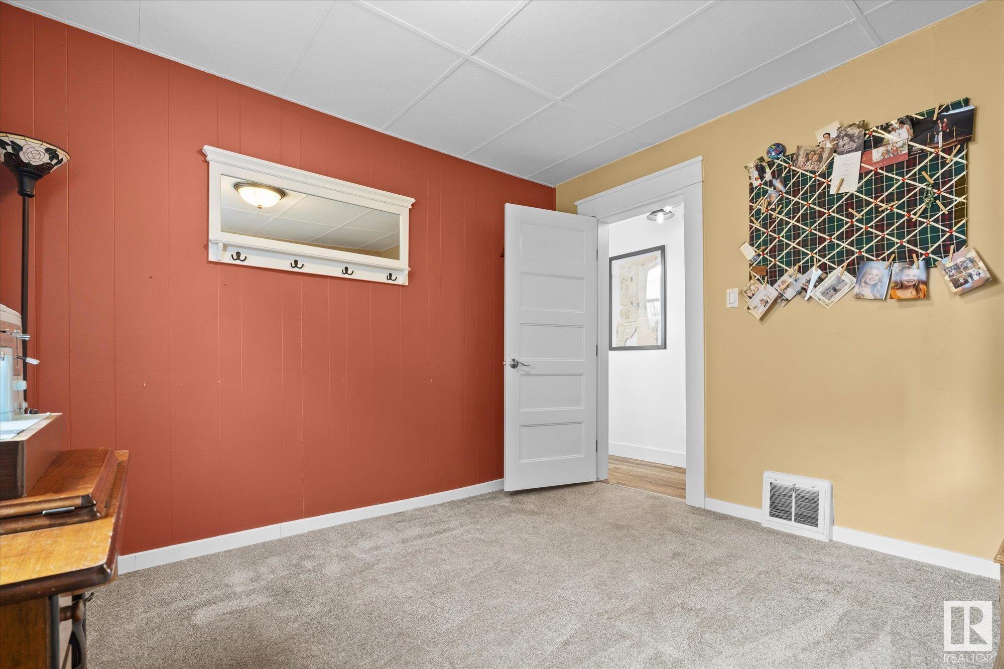      12026 54 ST NW , Edmonton,  ,T5W 3N3 ;  Listing Number: MLS E4420803