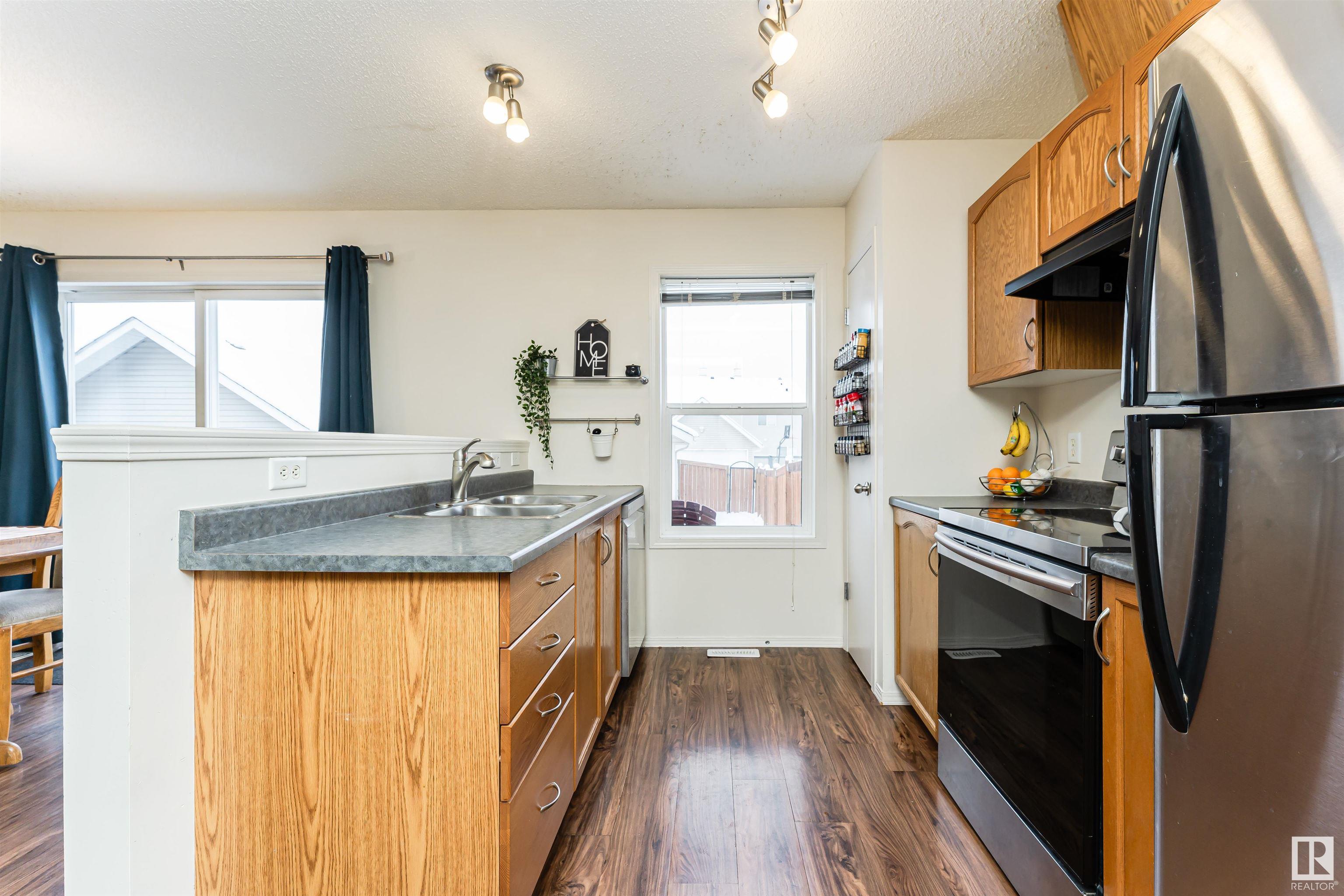      1118 76 ST SW SW , Edmonton,  ,T6X 1M8 ;  Listing Number: MLS E4420805