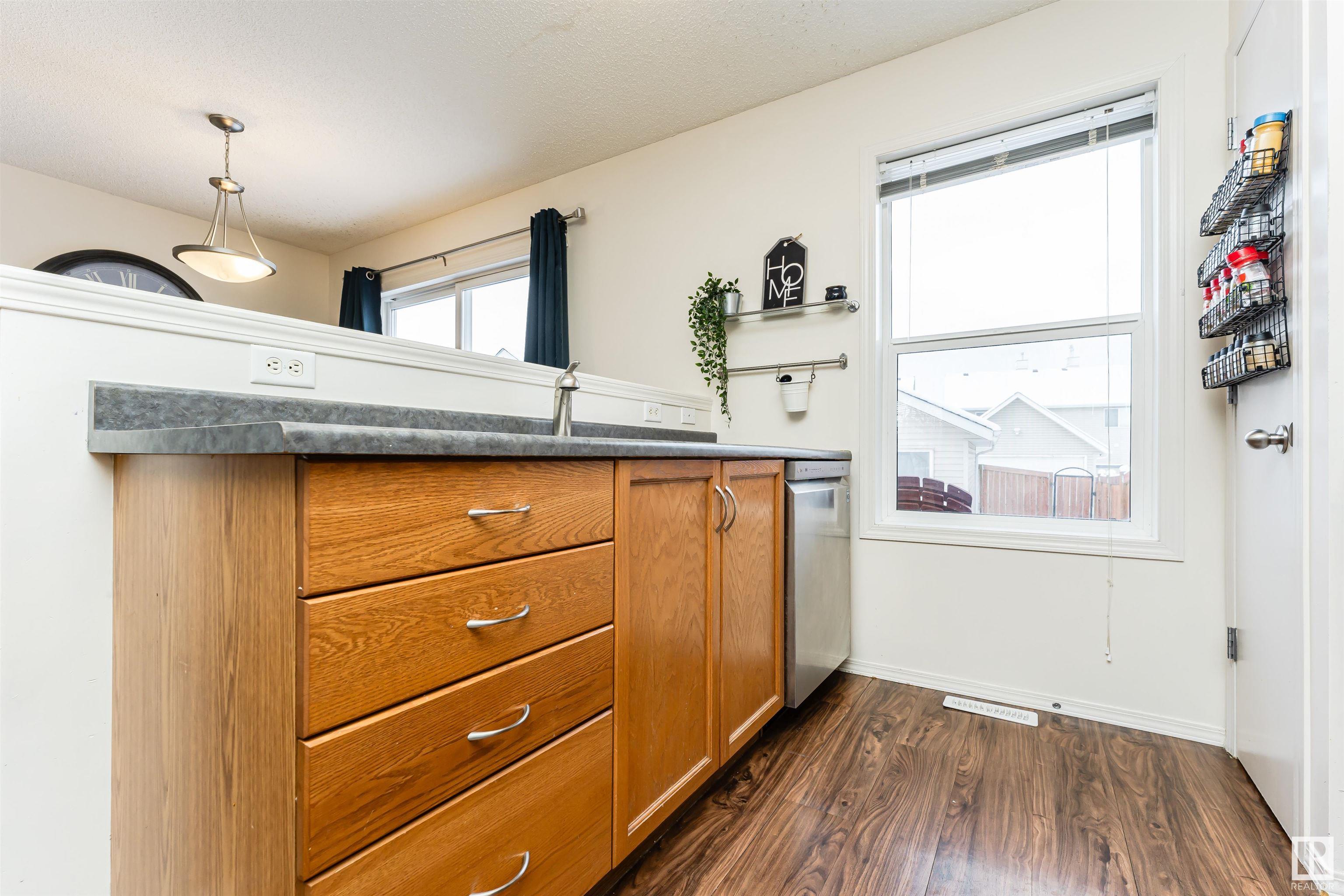      1118 76 ST SW SW , Edmonton,  ,T6X 1M8 ;  Listing Number: MLS E4420805