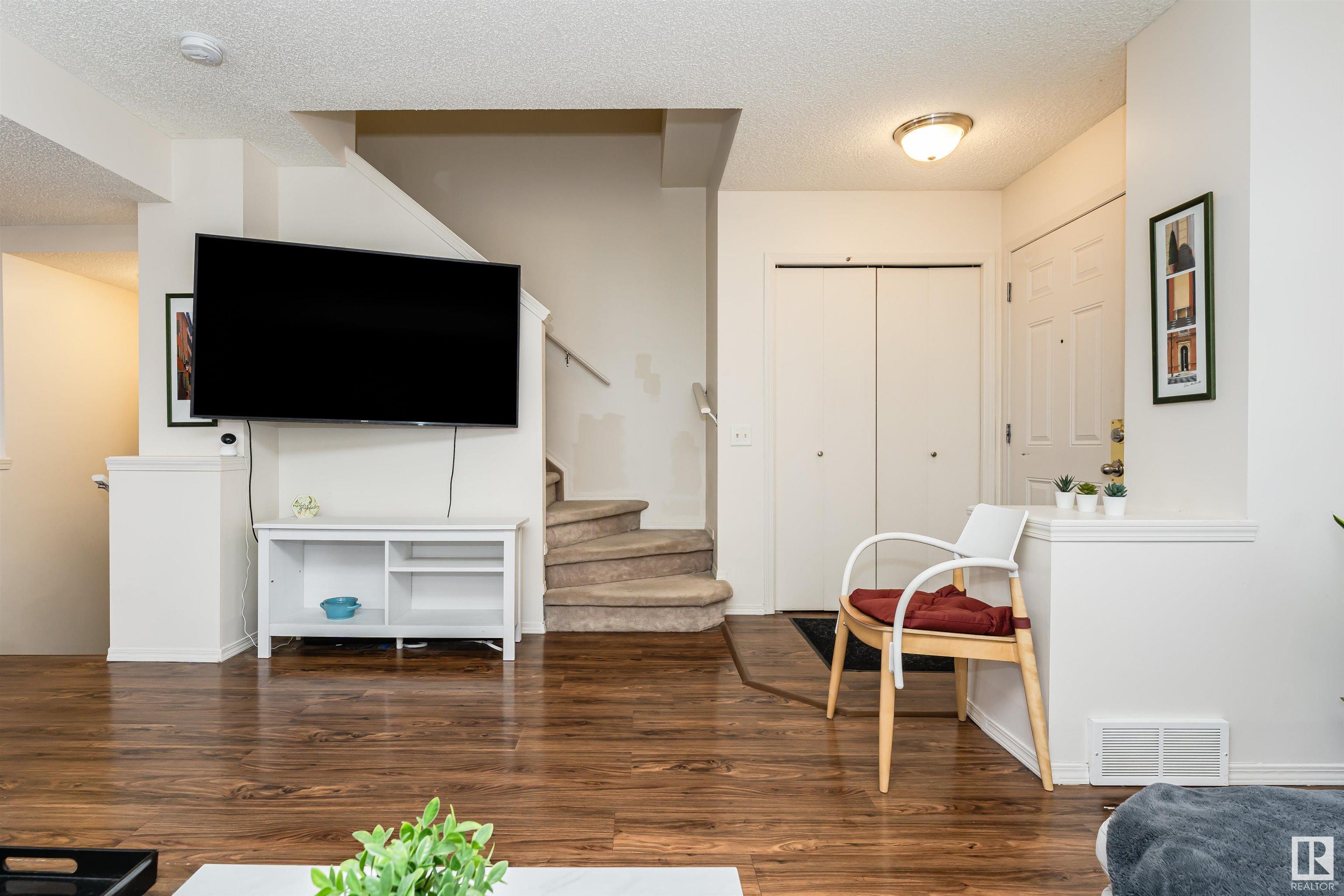      1118 76 ST SW SW , Edmonton,  ,T6X 1M8 ;  Listing Number: MLS E4420805