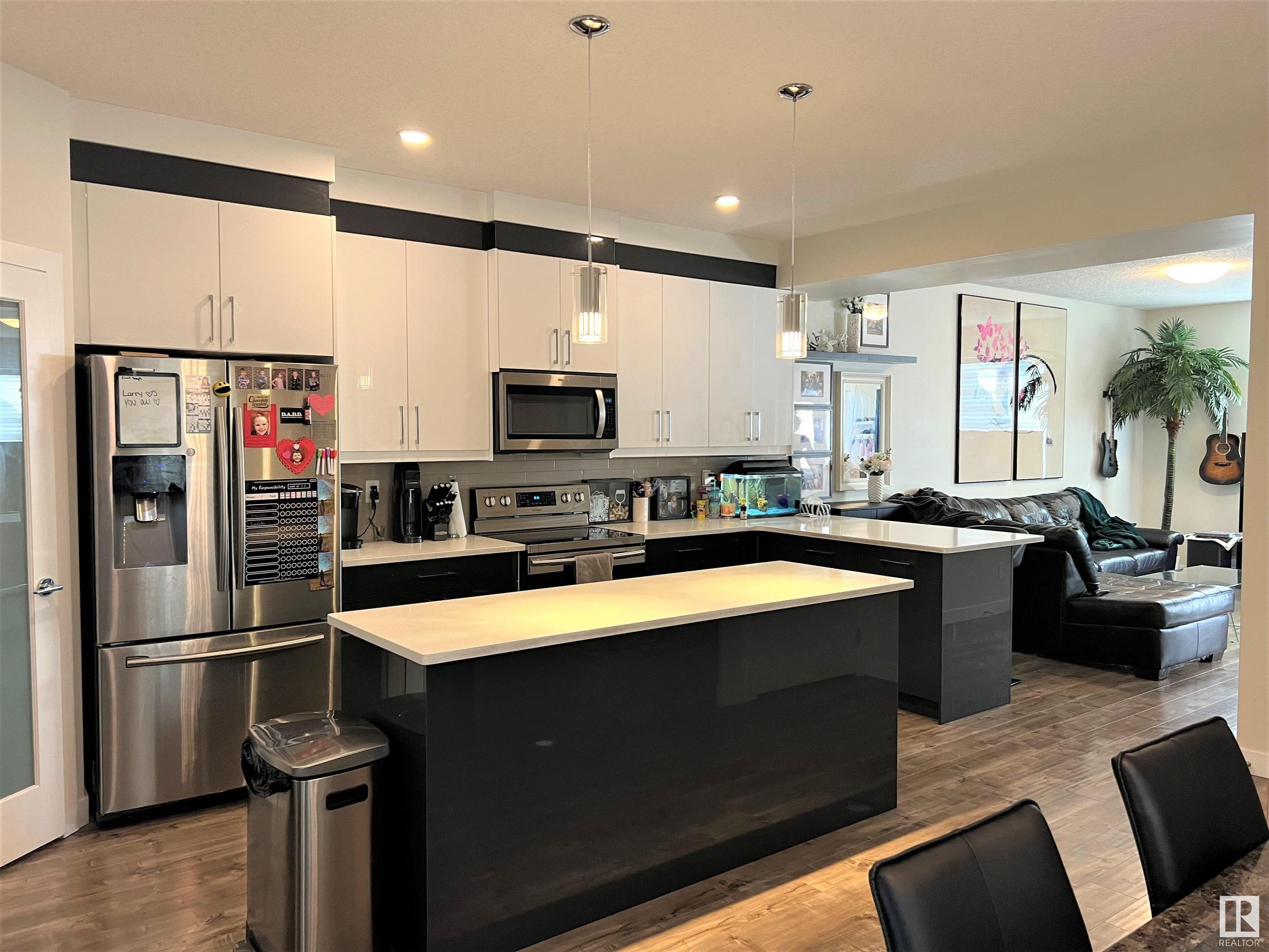      10 HICKORY RD , Fort Saskatchewan,  ,T8L 0R8 ;  Listing Number: MLS E4420812