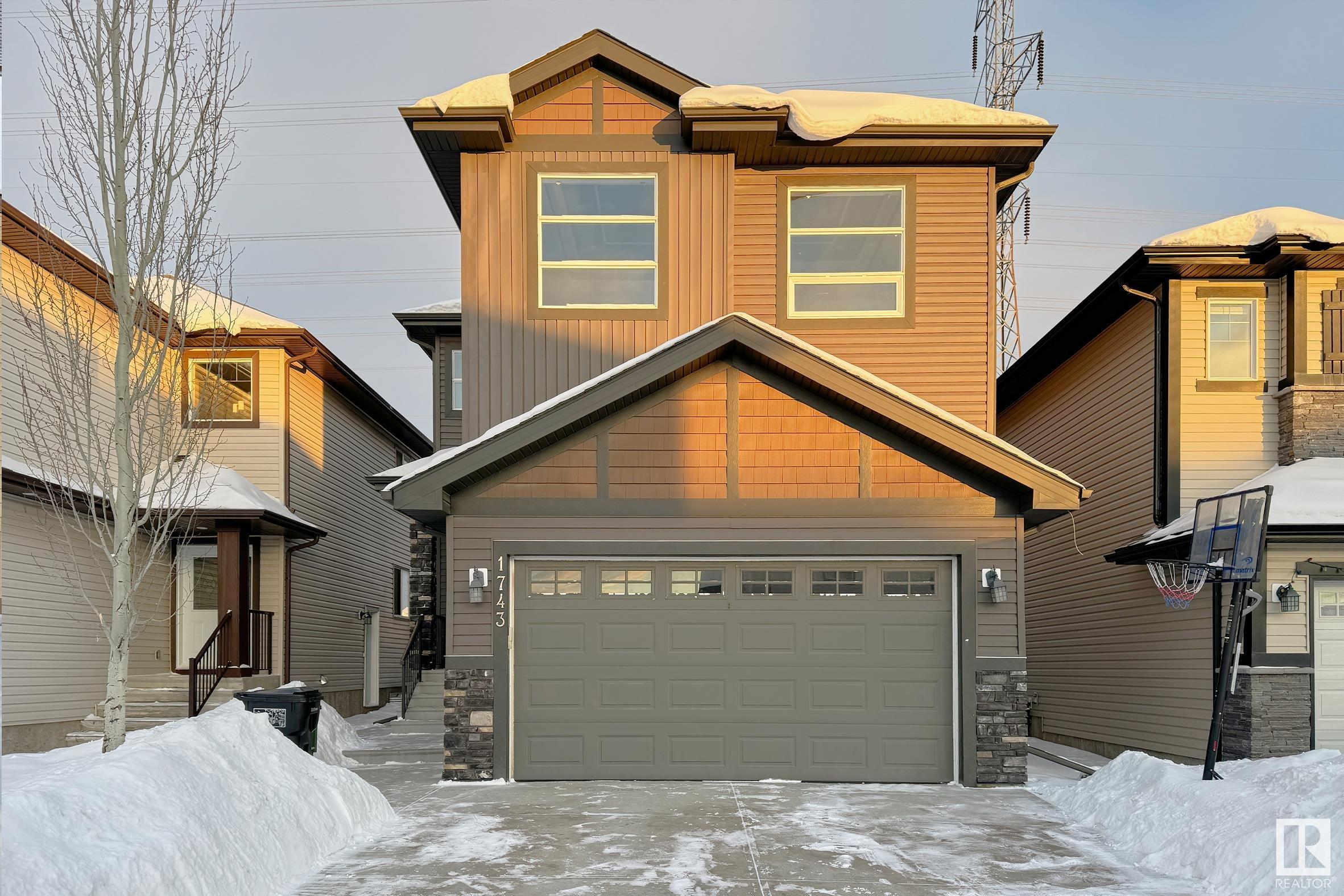     1743 28 ST NW , Edmonton,  ,T6T 0C1 ;  Listing Number: MLS E4420815