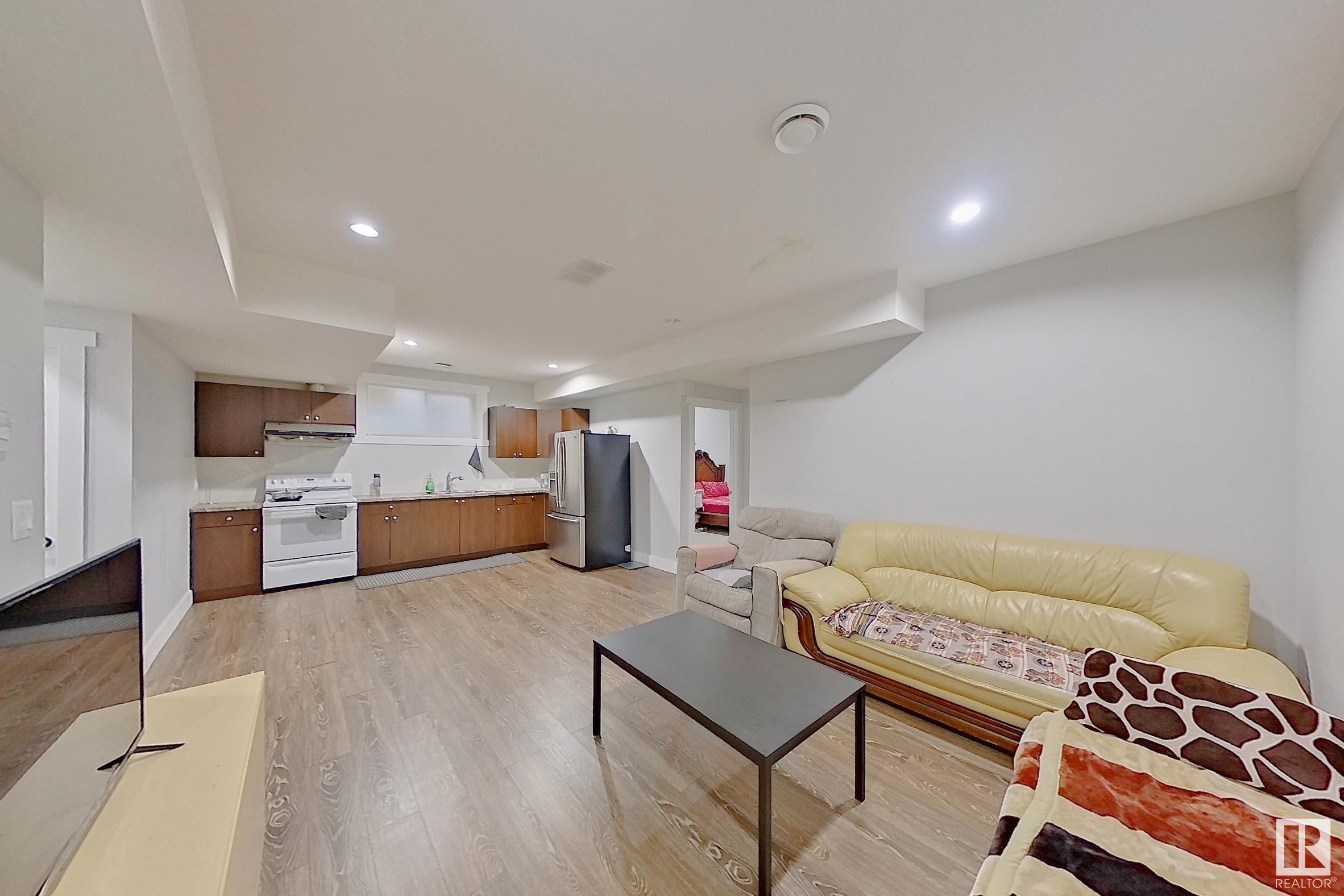      1743 28 ST NW , Edmonton,  ,T6T 0C1 ;  Listing Number: MLS E4420815